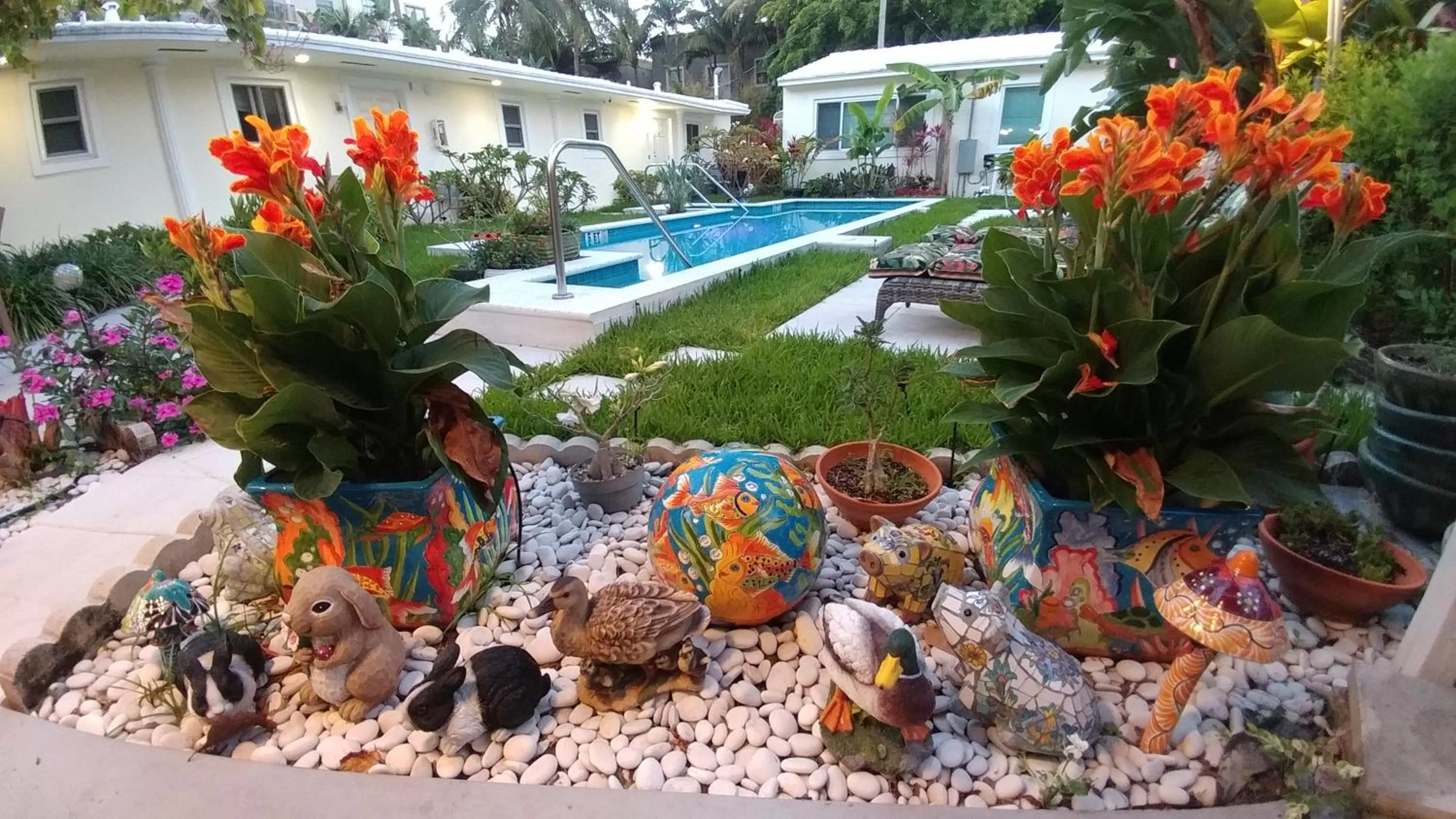 Garden in Downtown Hollywood Boutique Hotel