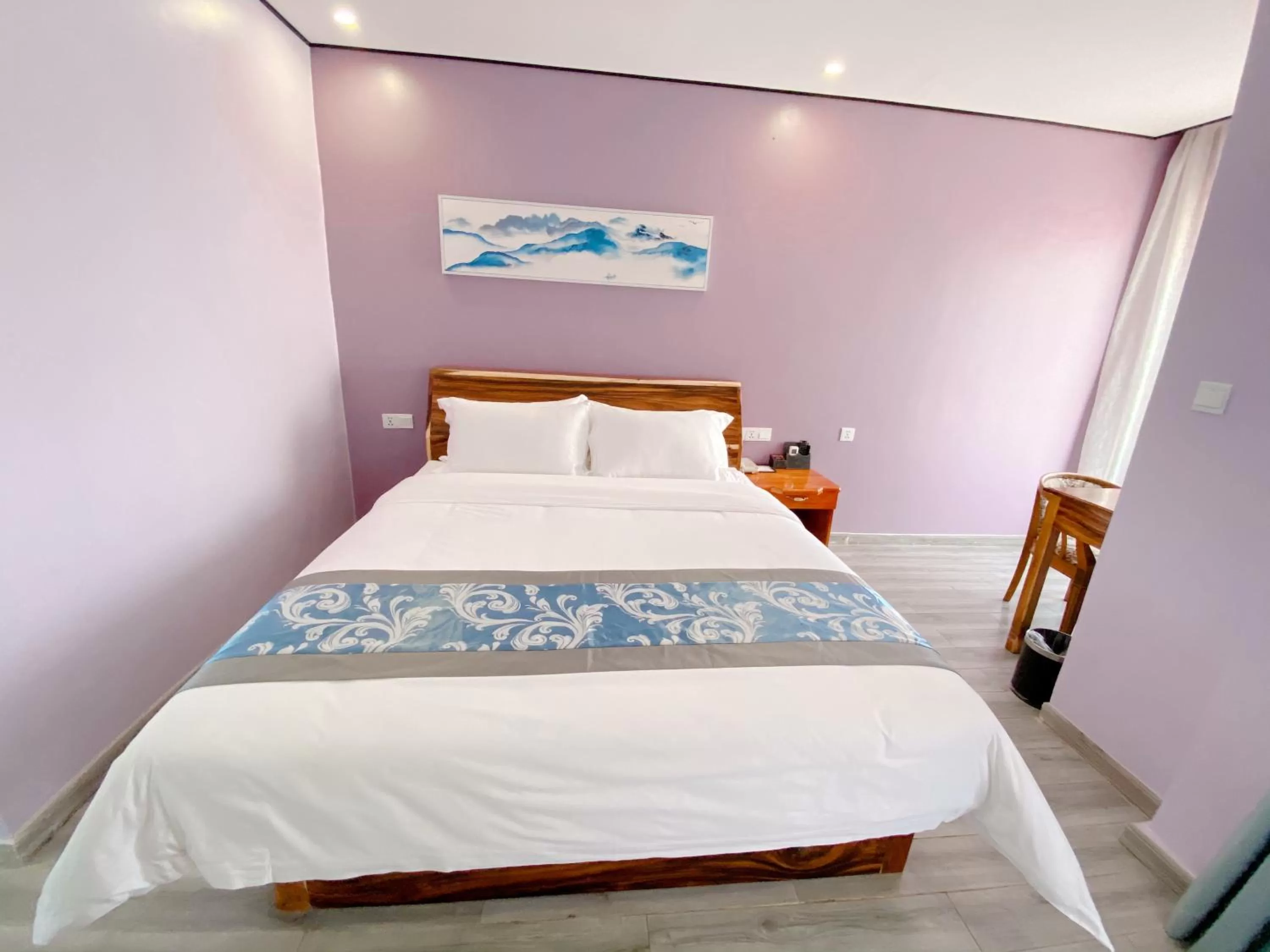 Photo of the whole room in Junlan Hotel