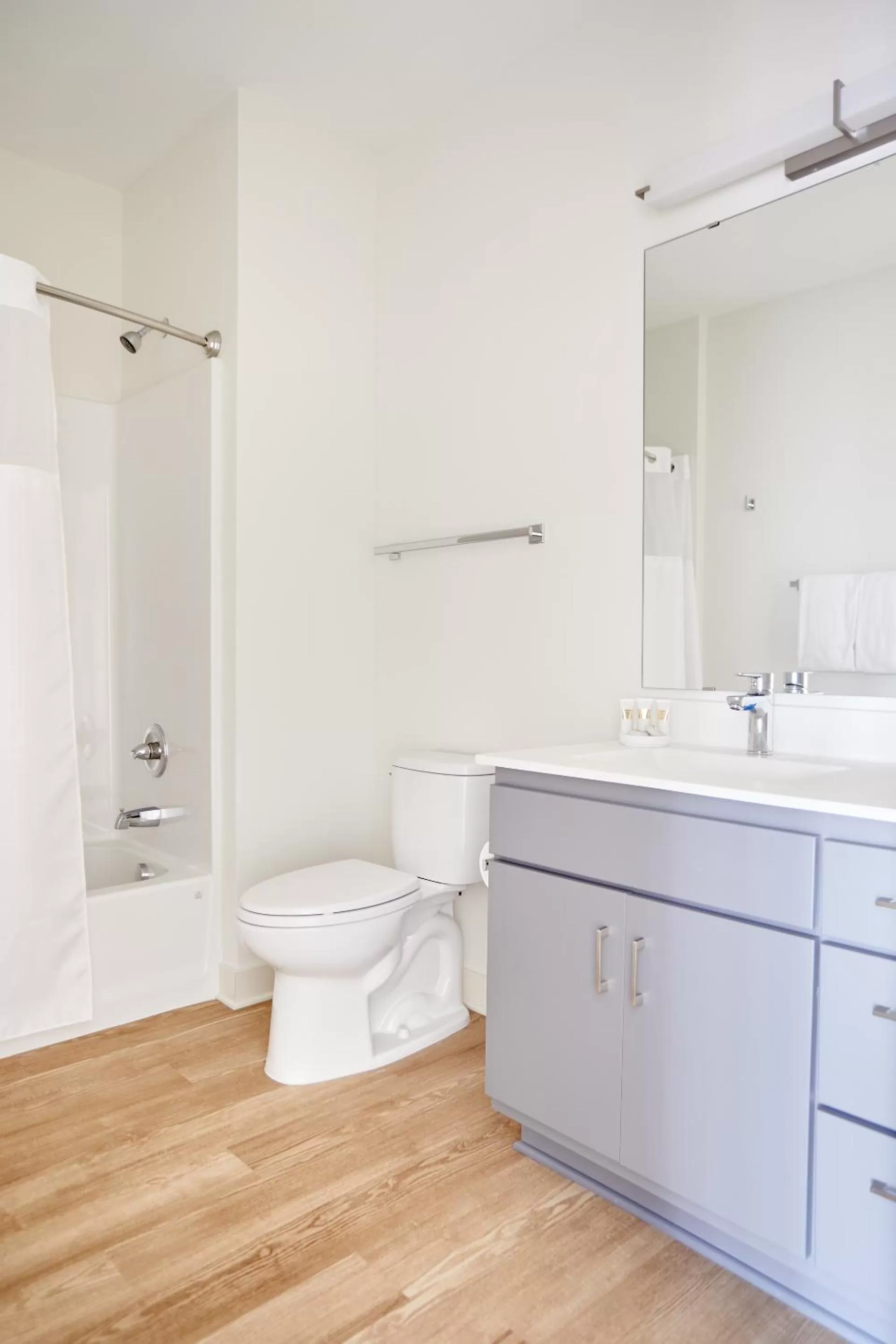 Living room, Bathroom in Sonder at Sora