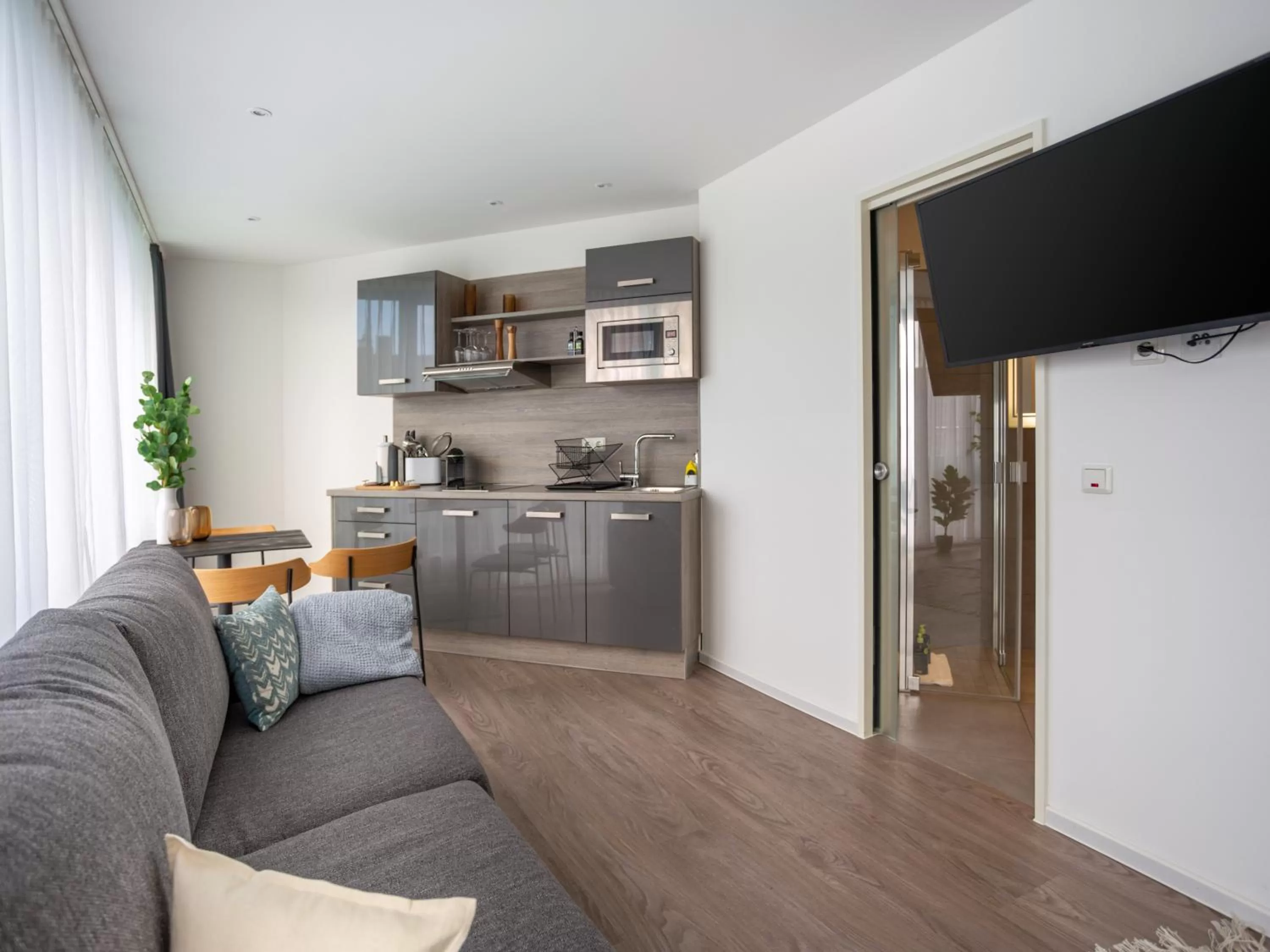 TV and multimedia in Limehome Köln Friesenplatz - Digital Access