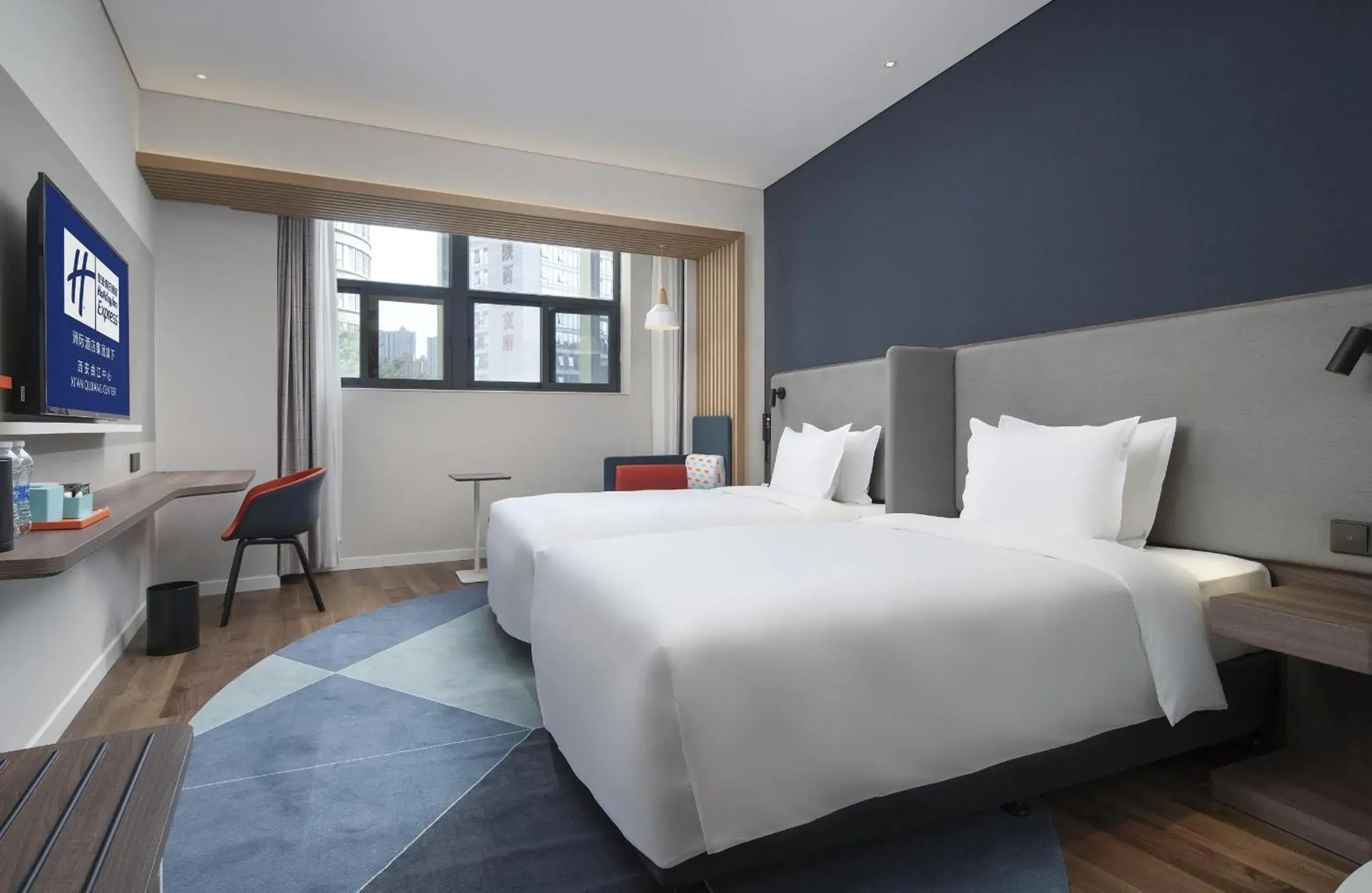 Standard Twin Room with Extra Floor Space in Holiday Inn Express Xi'an Qujiang Center by IHG Standard Twin Room with Extra Floor Space in Holiday Inn Express Xi'an Qujiang Center by IHG