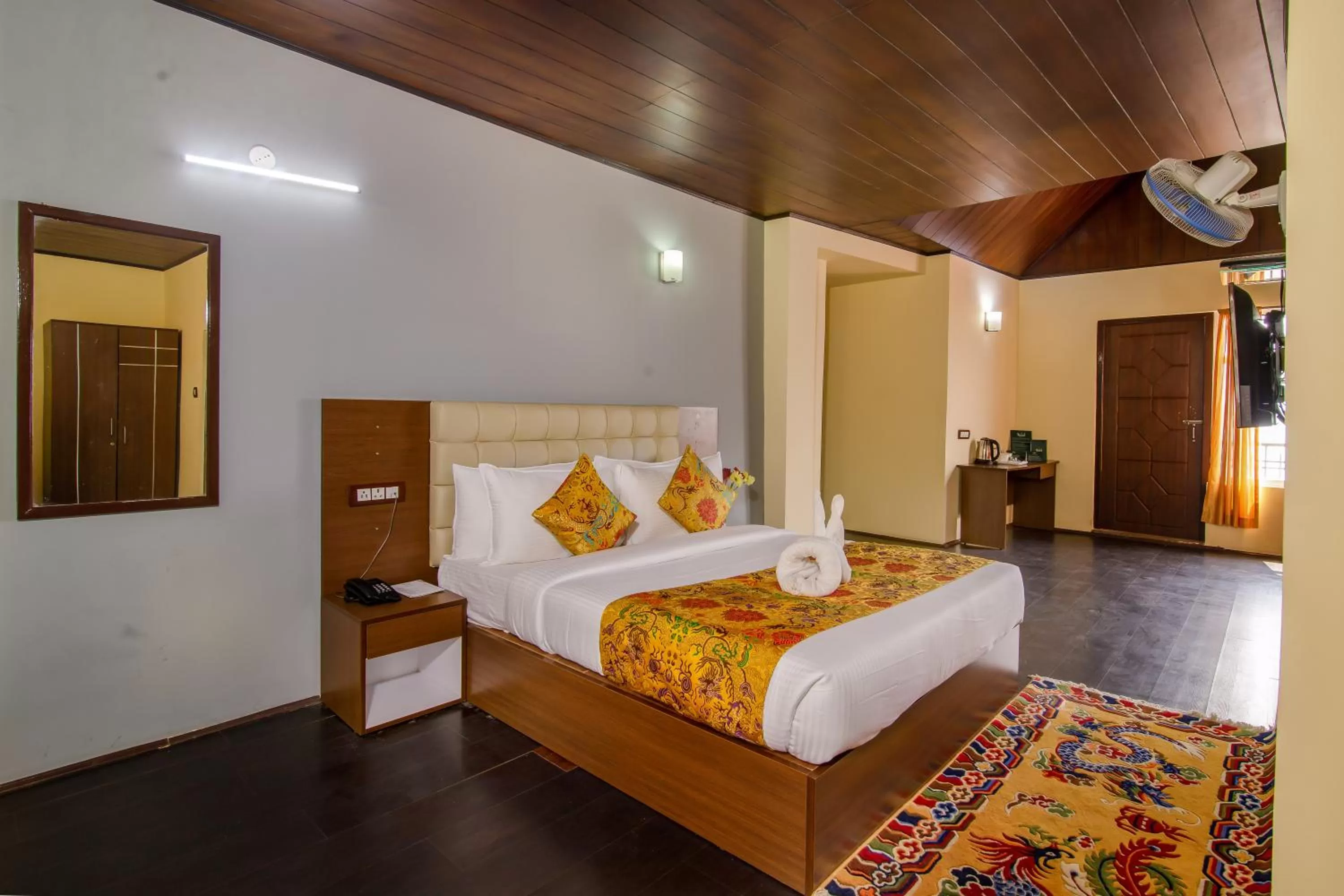 Bedroom, Bed in Muscatel Grand Silkroute - 300 Mts from MG Marg