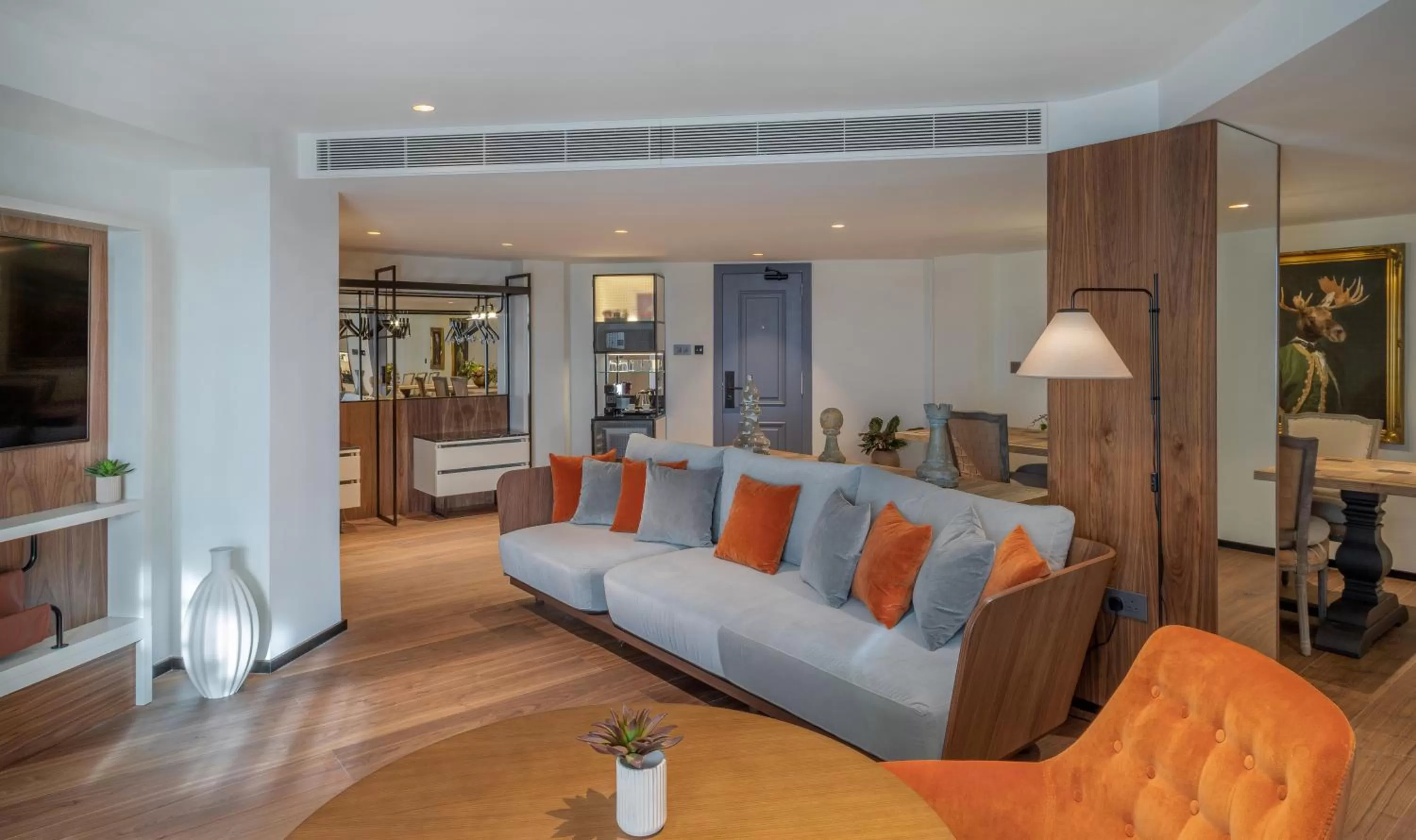 TV and multimedia in Melia White House Hotel