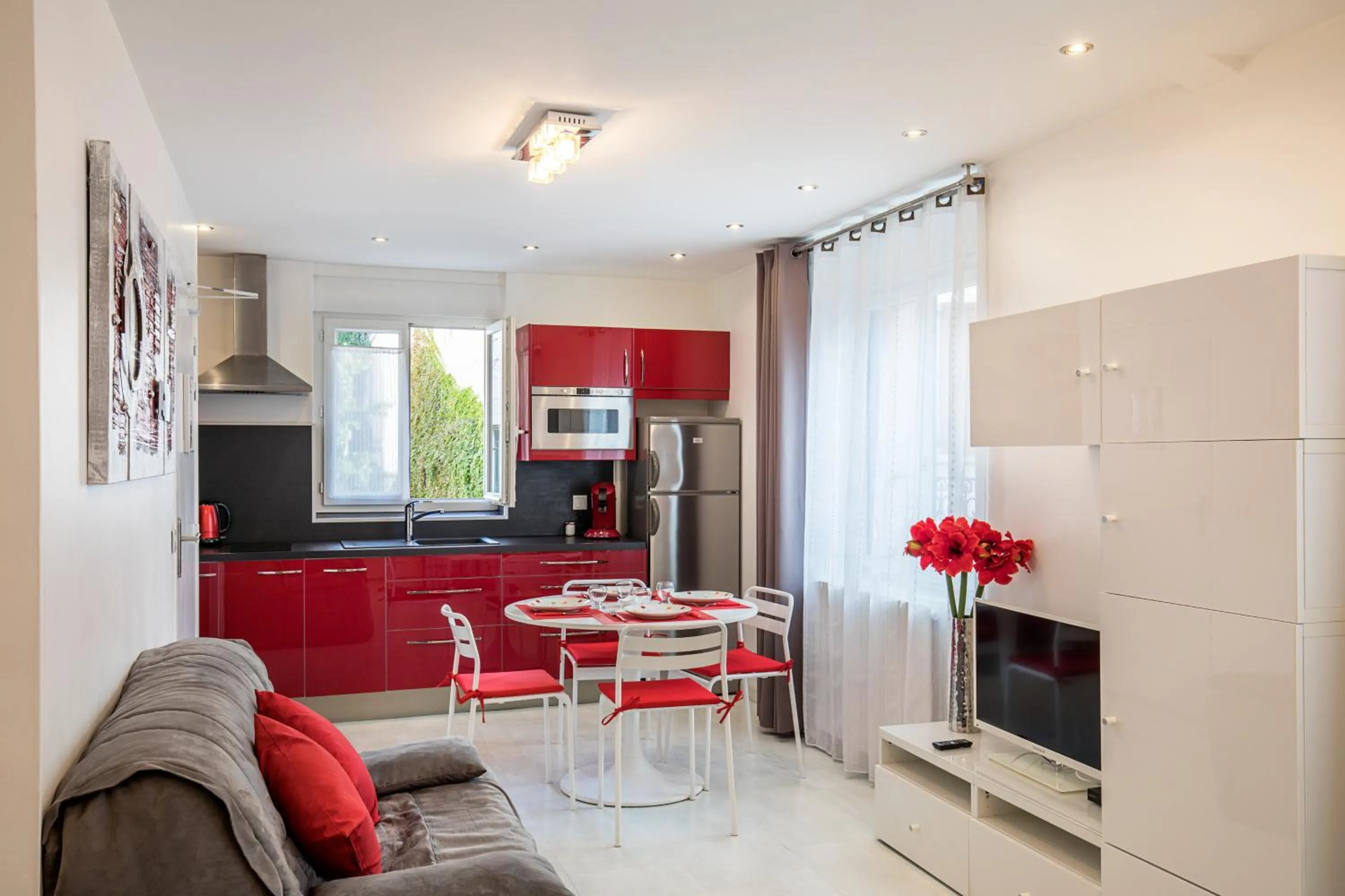 Photo of the whole room in Hotel De L'Horloge