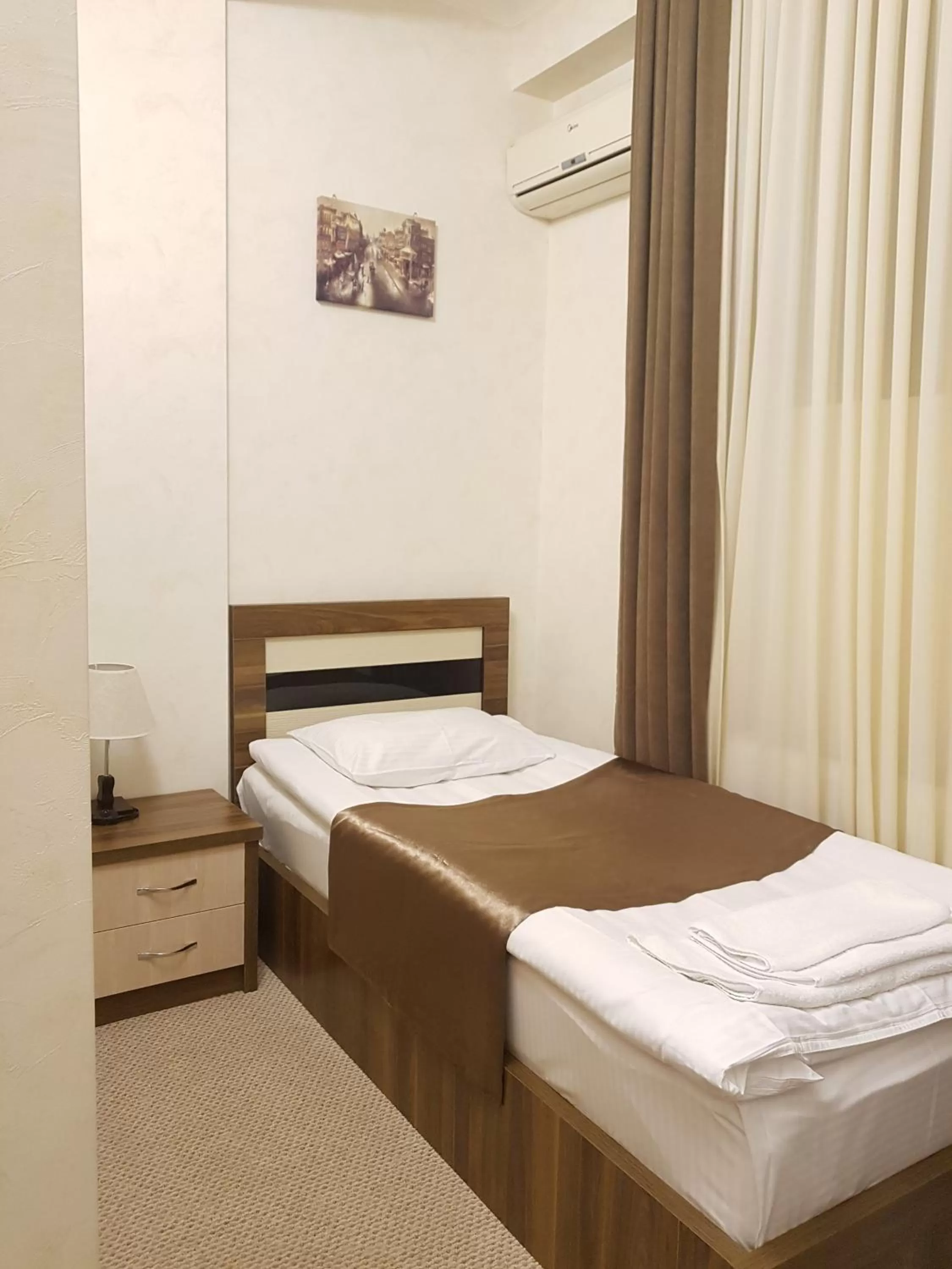 Bed in villa old sololaki