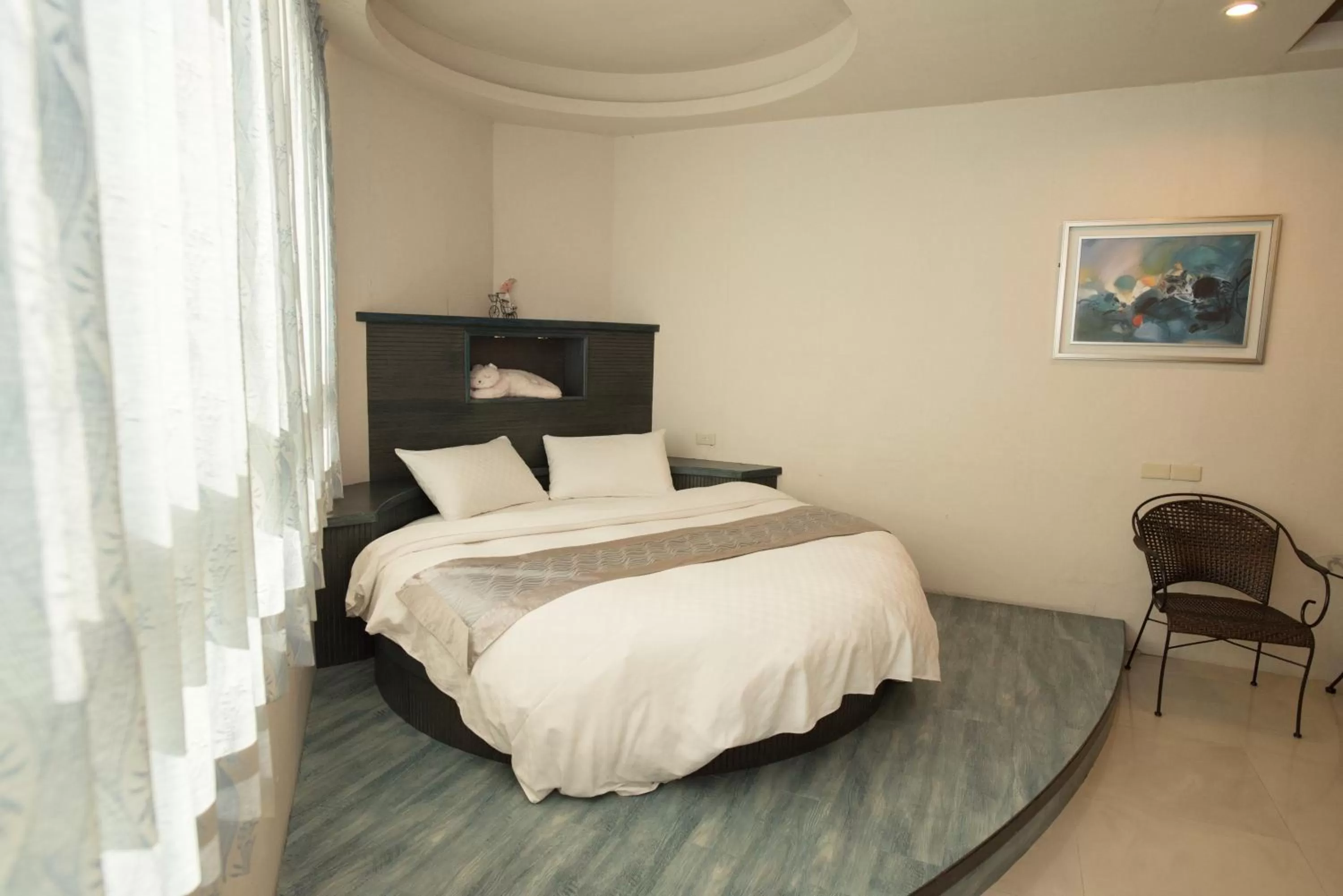 Photo of the whole room, Bed in Long Hong