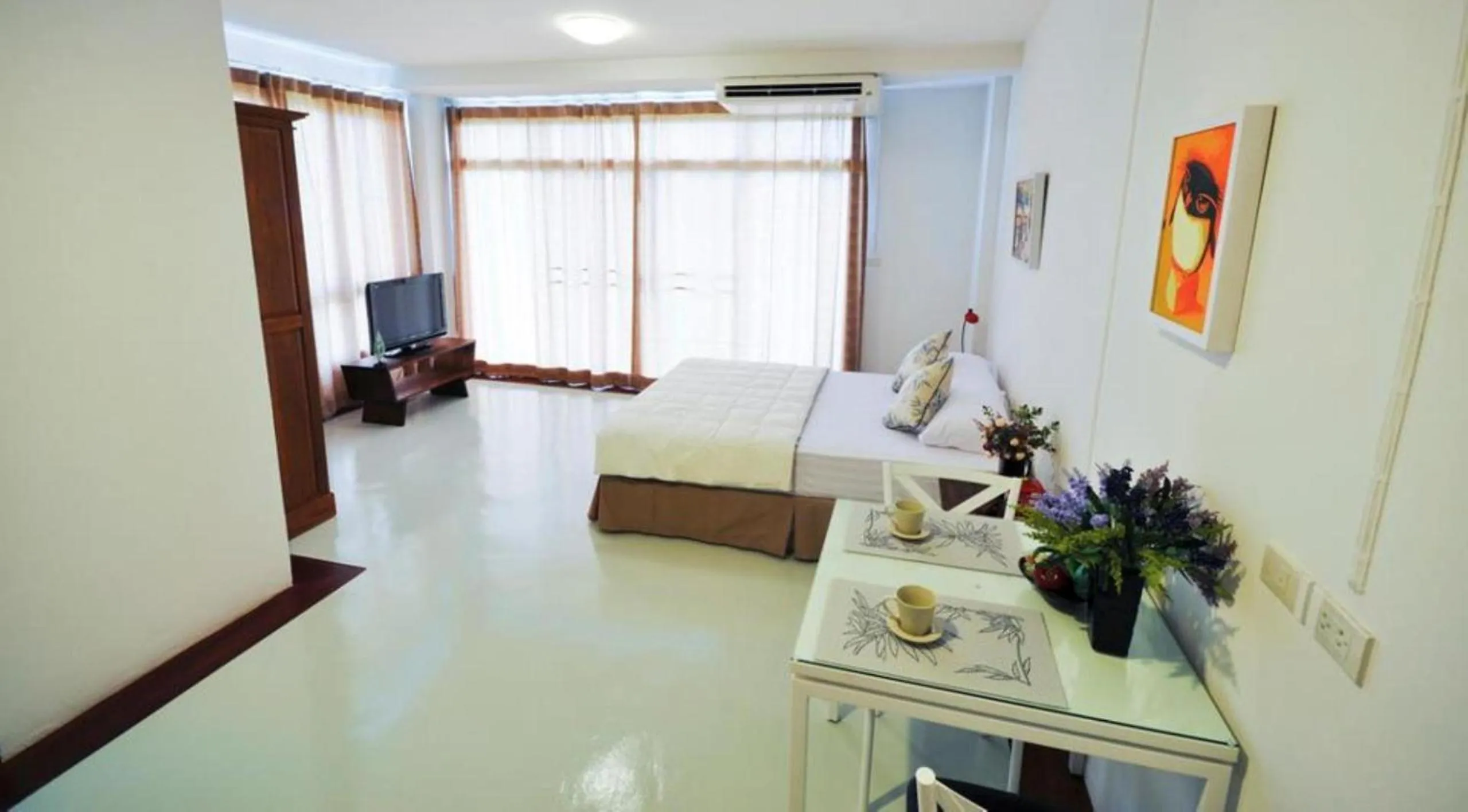 Bed in The Meet Green Apartment