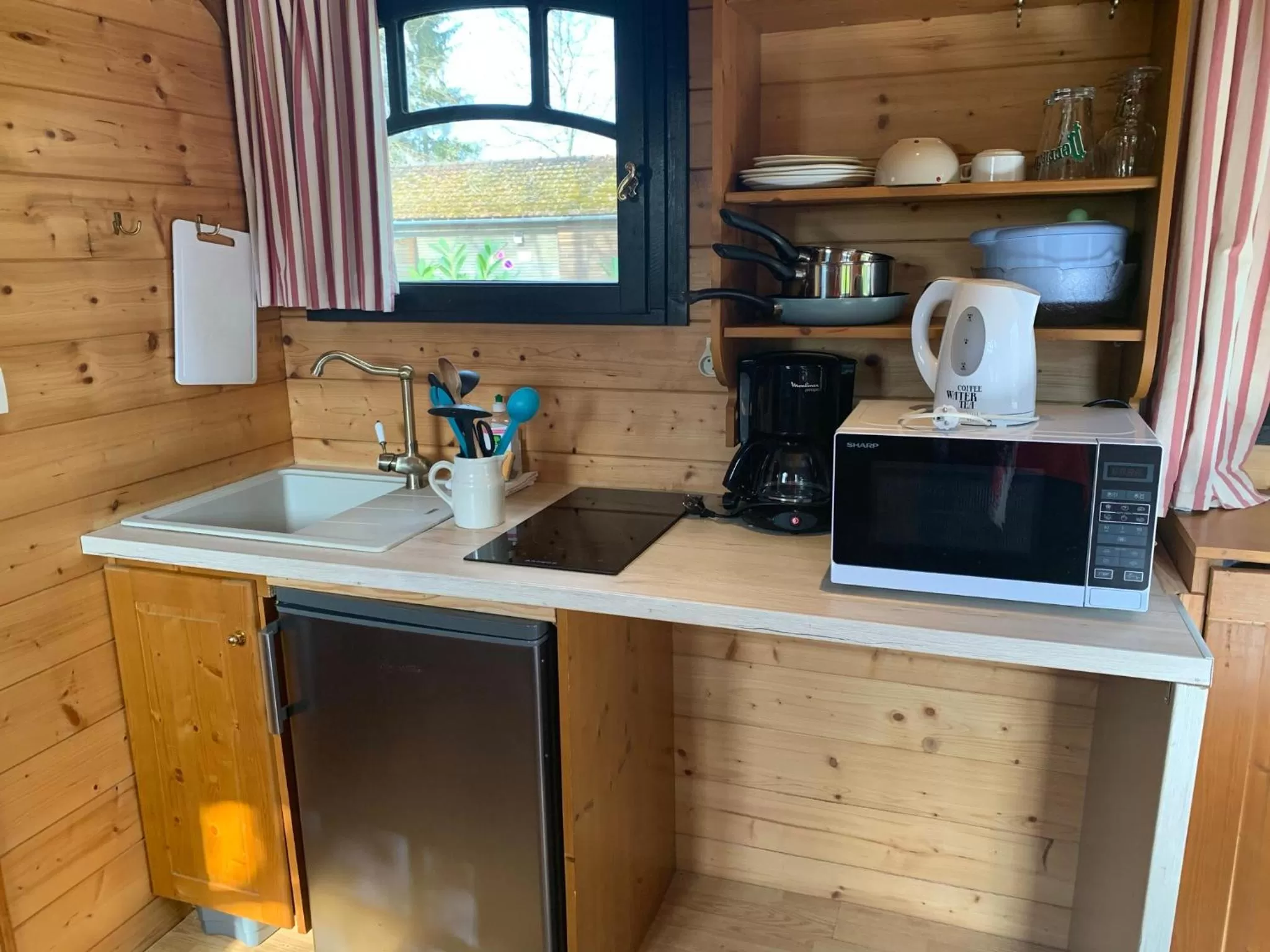 Kitchen or kitchenette in Le Village de la Champagne - Slowmoov