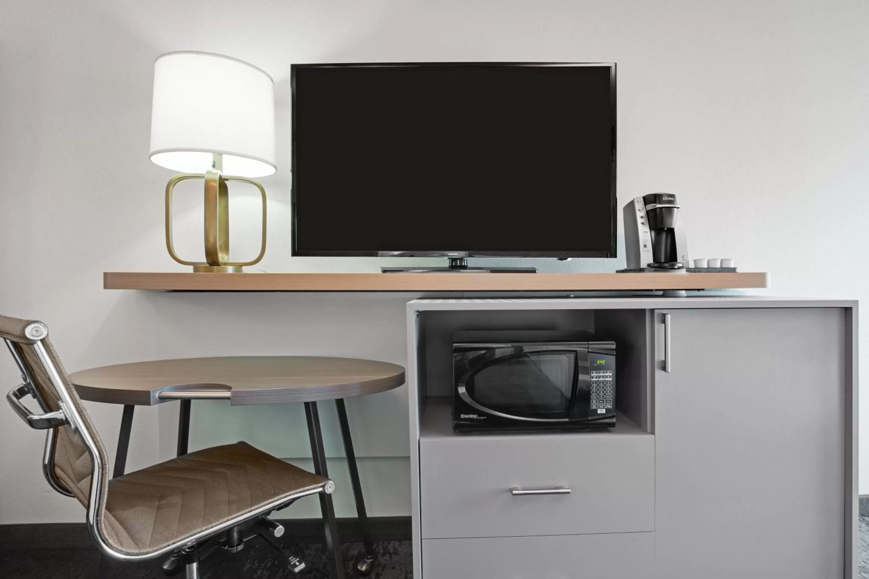 Photo of the whole room in Holiday Inn Roanoke Airport - Conference CTR by IHG