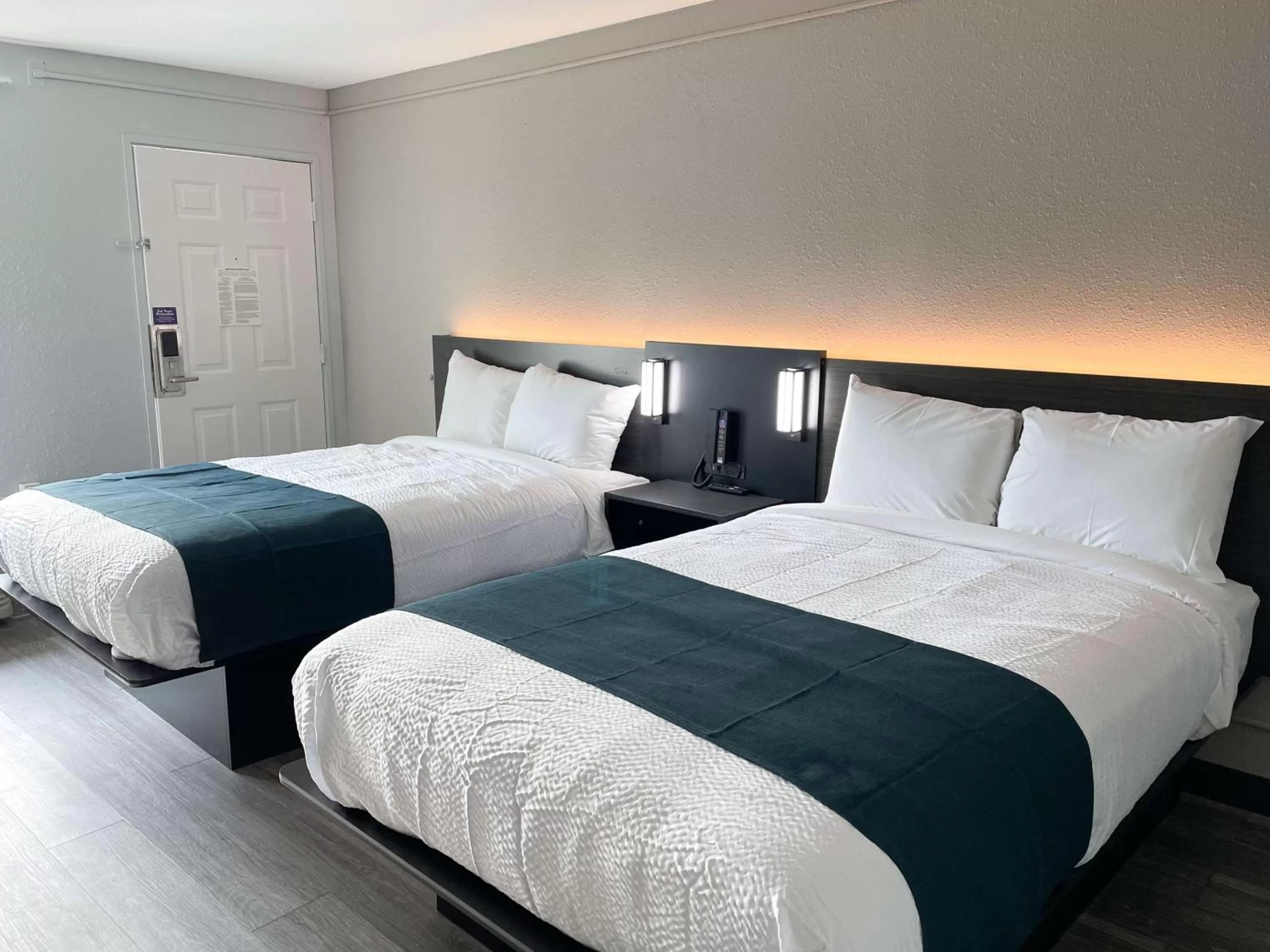 Bedroom, Bed in Motel 6 West Columbia SC Airport