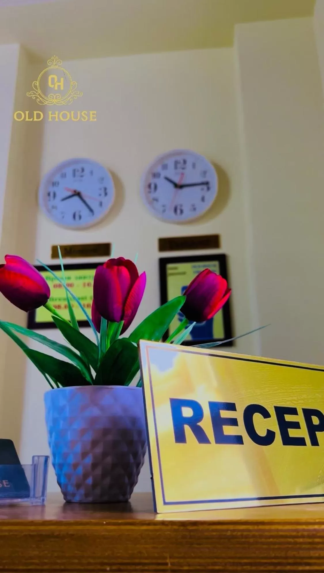 Lobby or reception, Property Logo/Sign in Old House Hotel