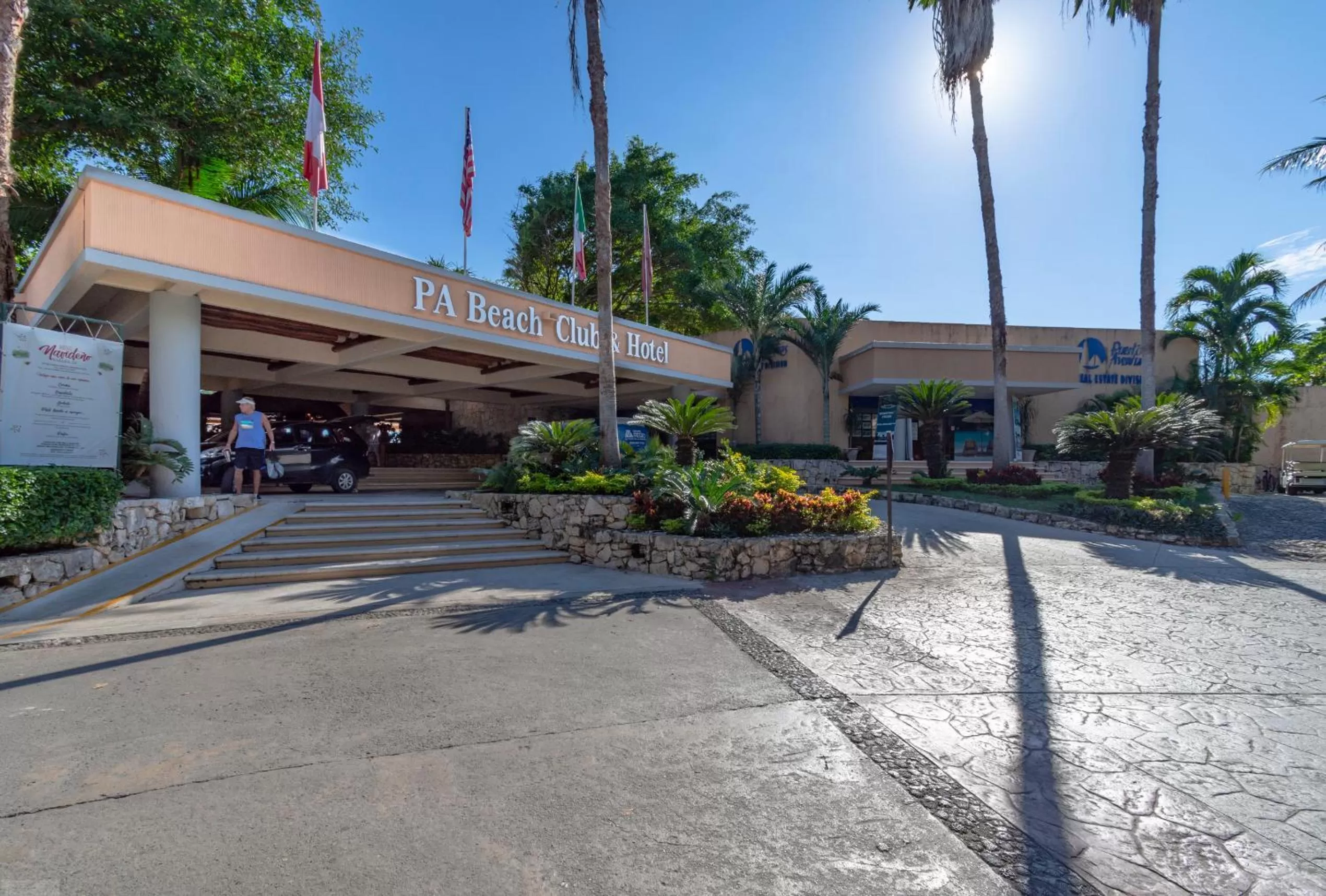 Property building in Puerto Aventuras Hotel & Beach Club