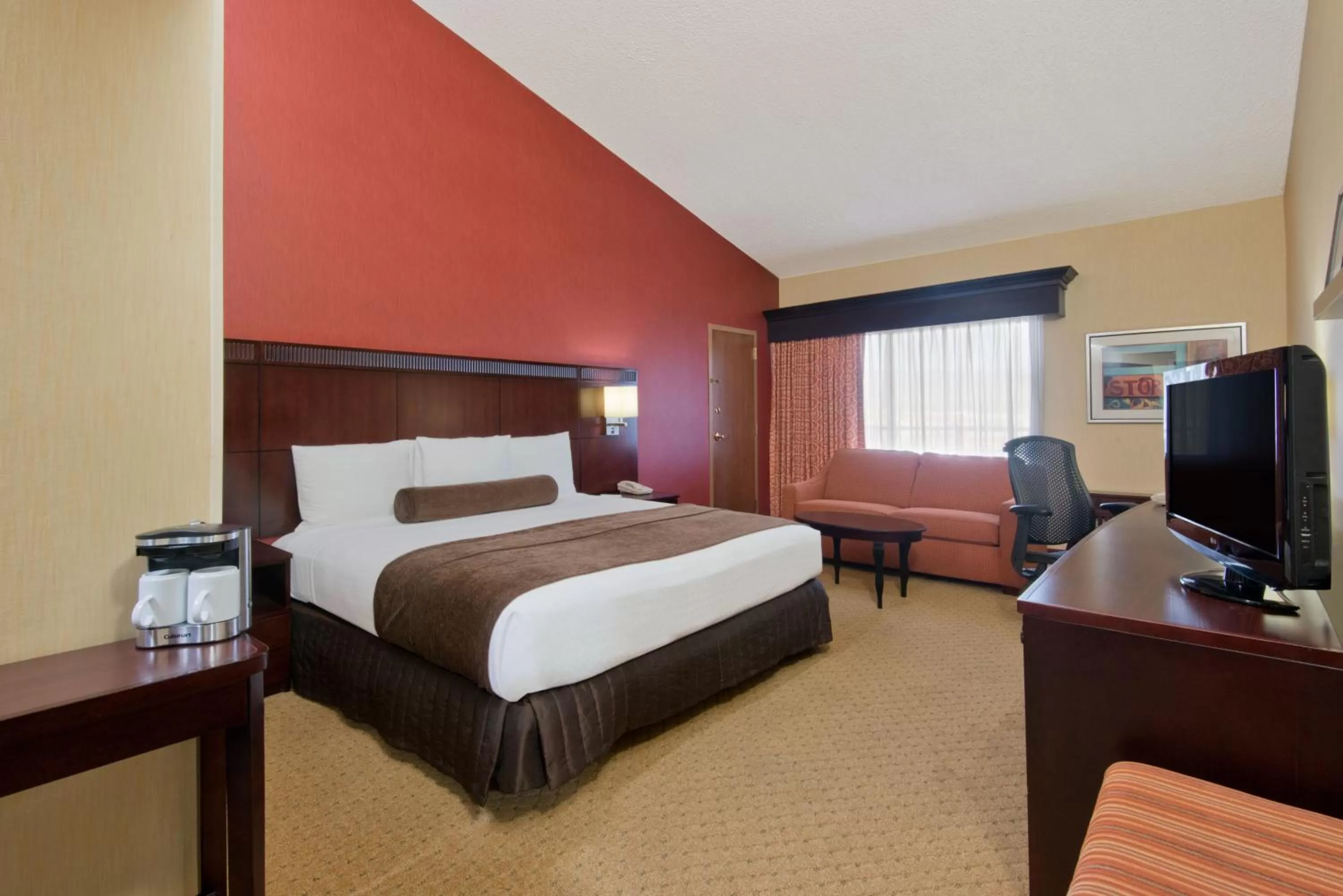 Day, Bed in Albuquerque Crowne Plaza by IHG