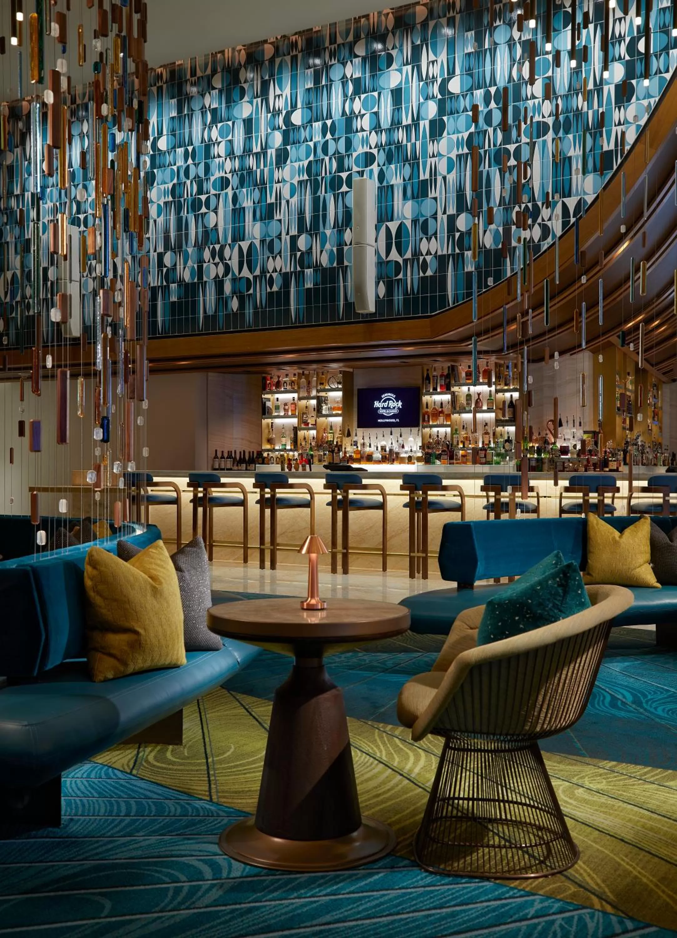 Lounge or bar in The Guitar Hotel at Seminole Hard Rock Hotel & Casino