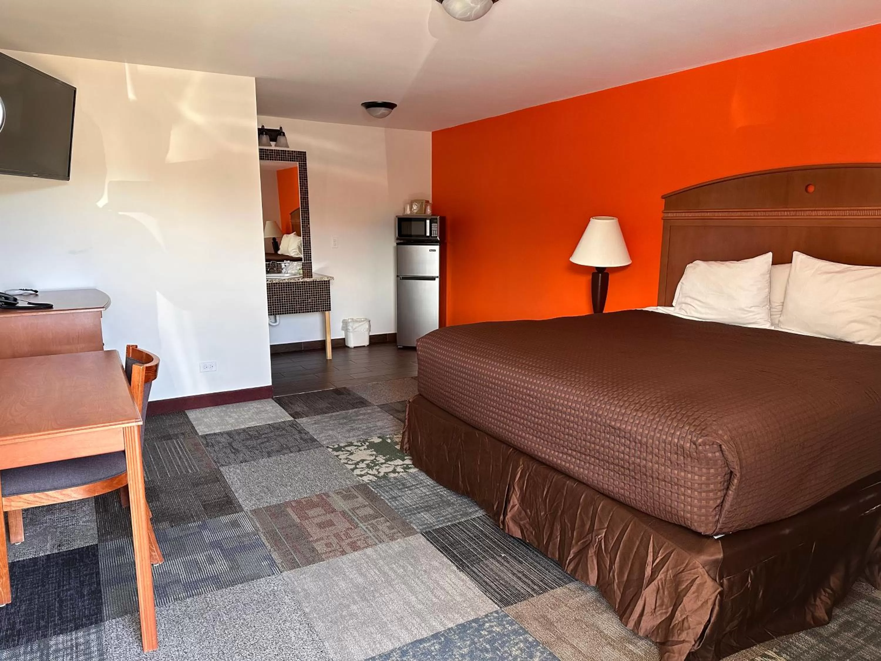 Bed in Gateway Lodge