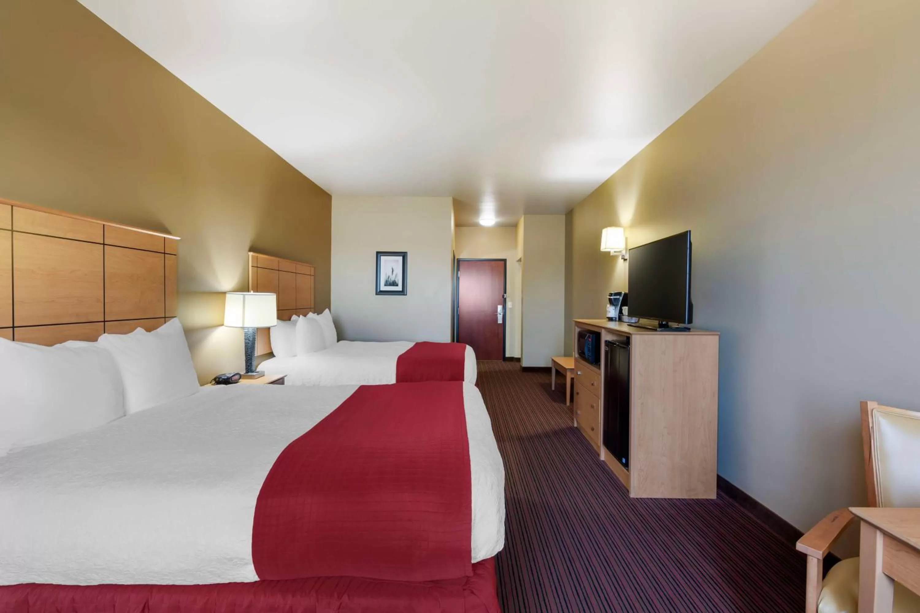 Bedroom, Bed in Best Western Golden Prairie Inn and Suites