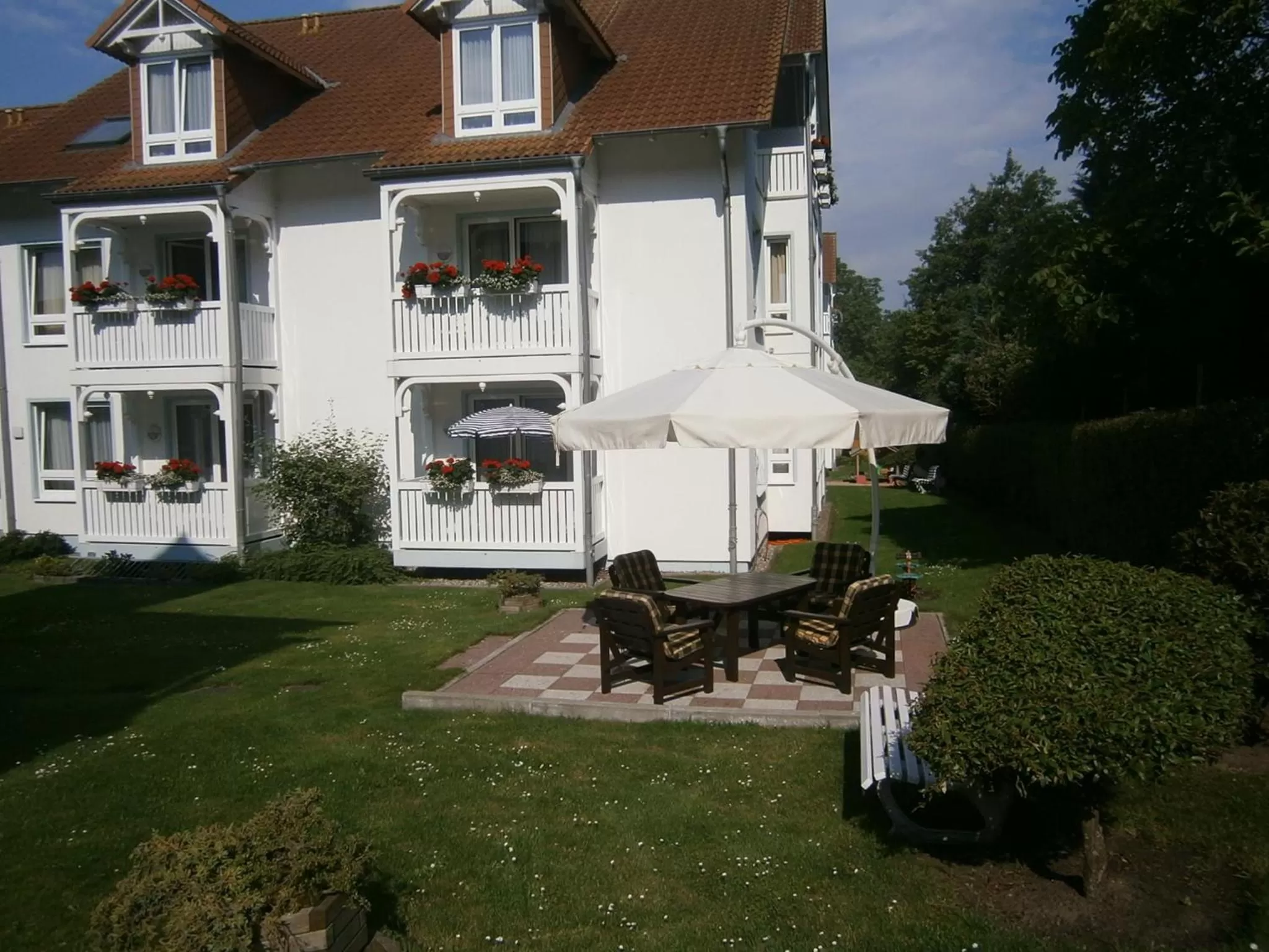 Garden, Property Building in Apartmenthaus Binzer Sterne