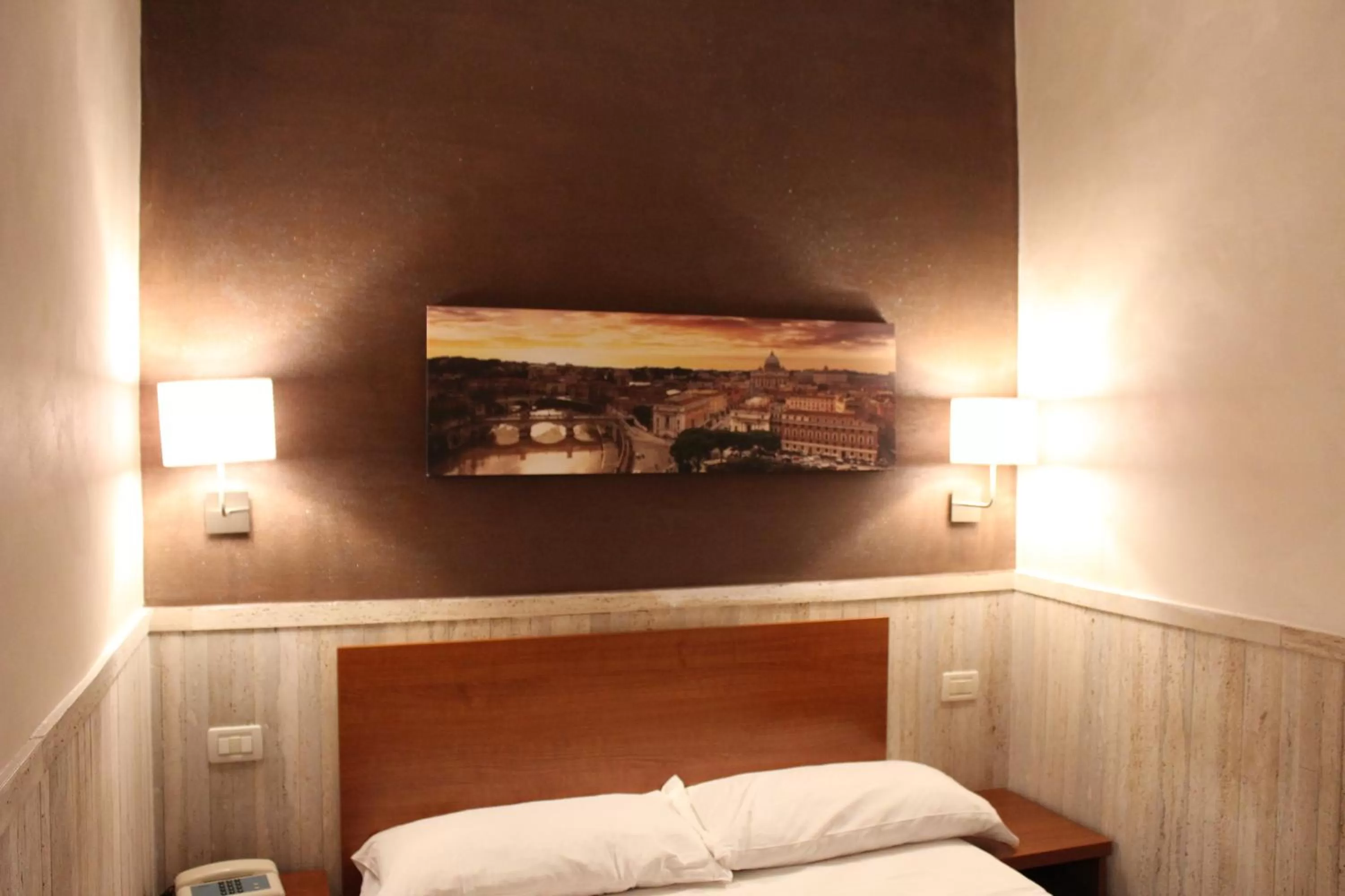 Photo of the whole room, Bed in Hotel Pyramid