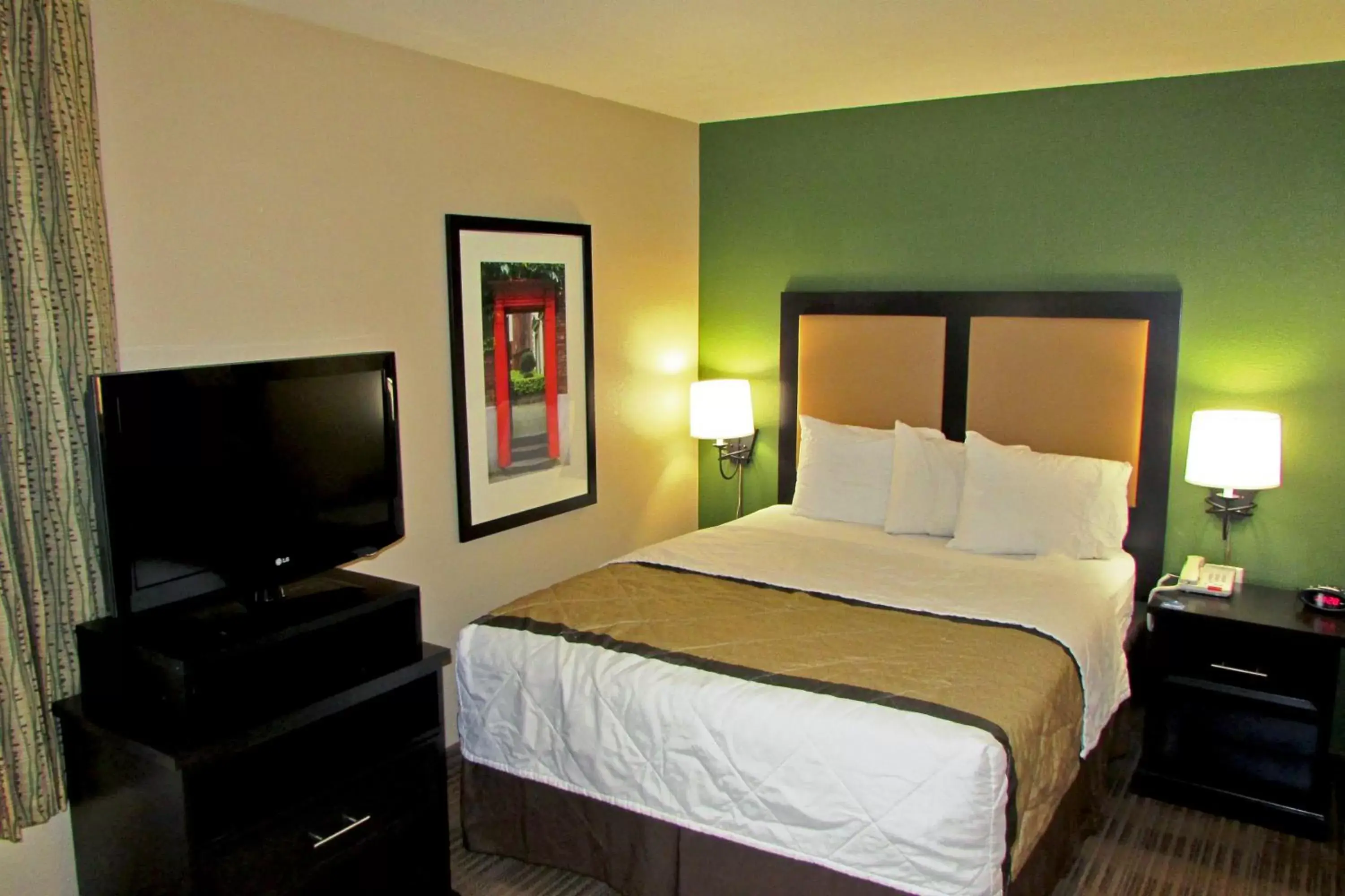 Deluxe Studio with 1 Queen Bed - Non-Smoking in Extended Stay America Select Suites - Atlanta - Marietta - Wildwood Deluxe Studio with 1 Queen Bed - Non-Smoking in Extended Stay America Select Suites - Atlanta - Marietta - Wildwood