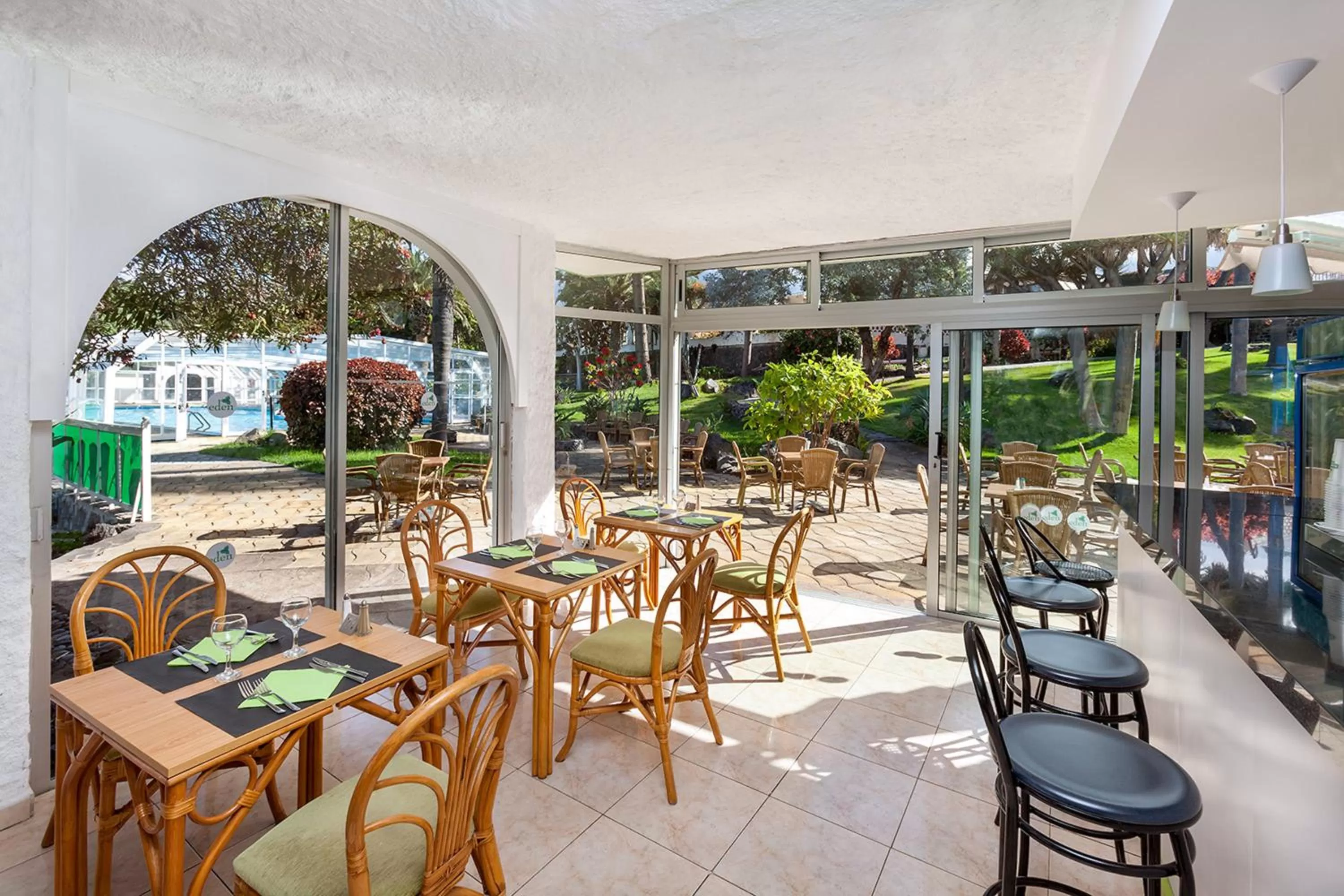 Restaurant/places to eat in Parque Vacacional Eden