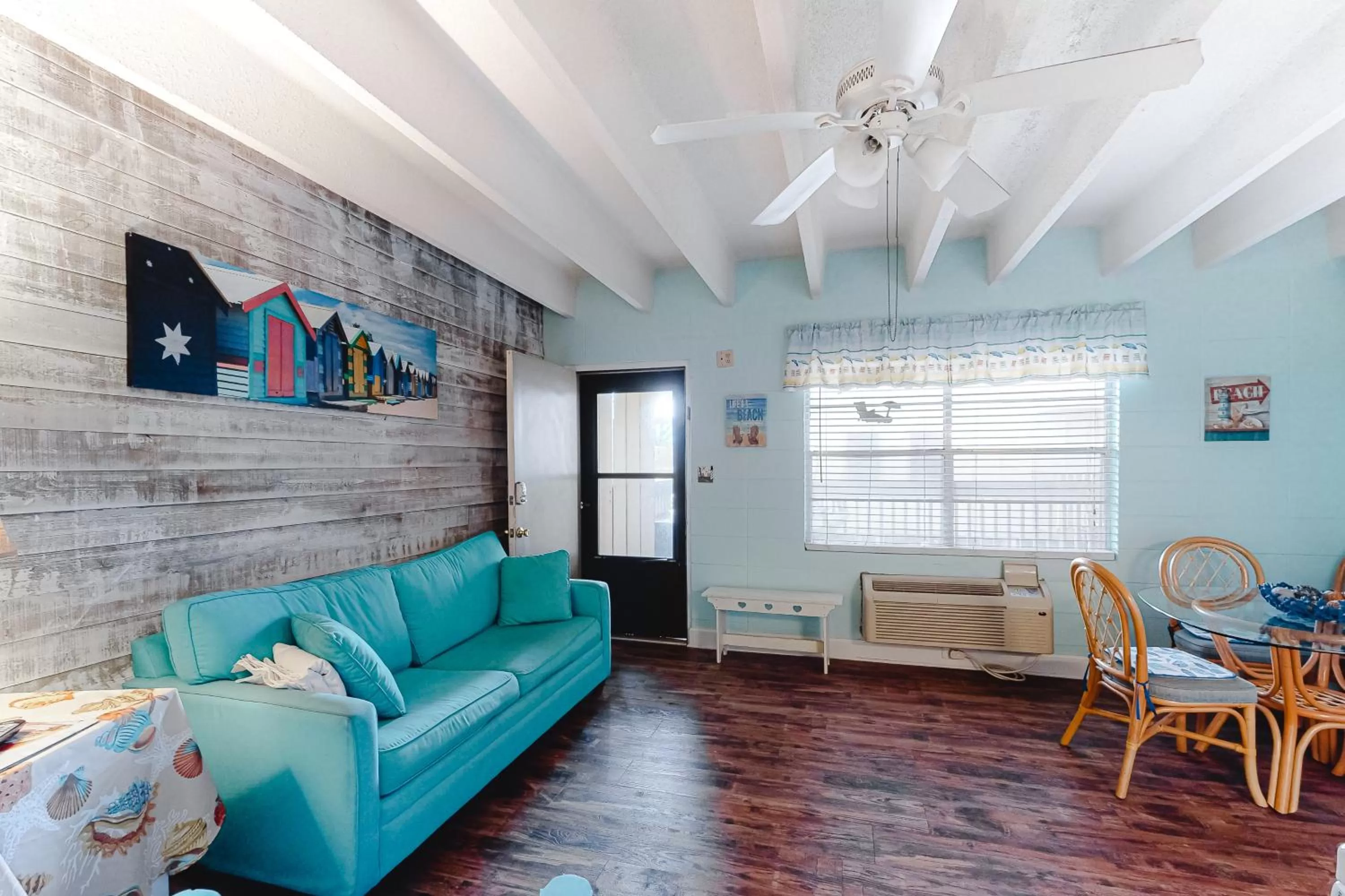 Seating Area in Gulf Village II