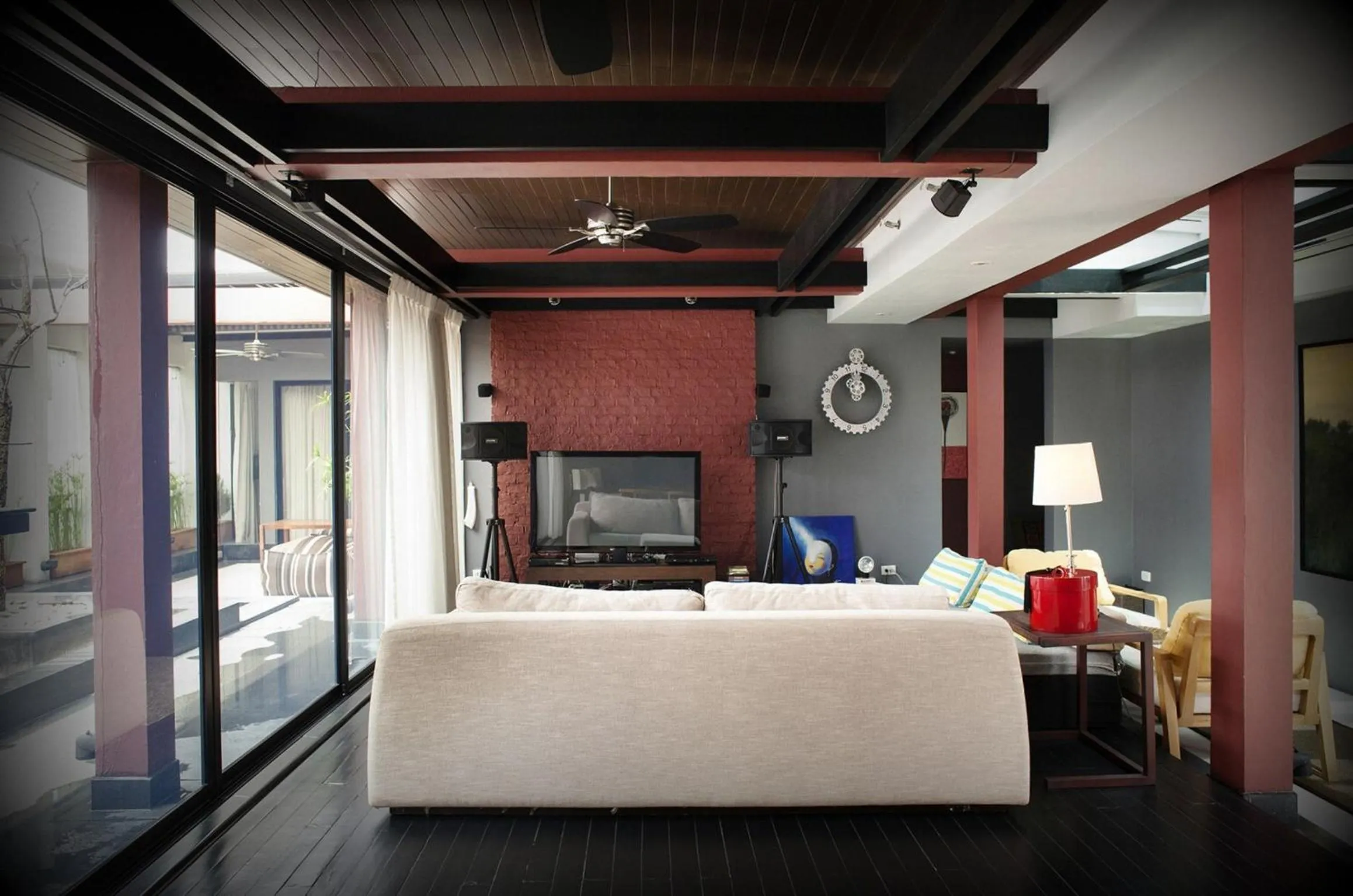 Communal lounge/ TV room, Bed in Loogchoob Homestay