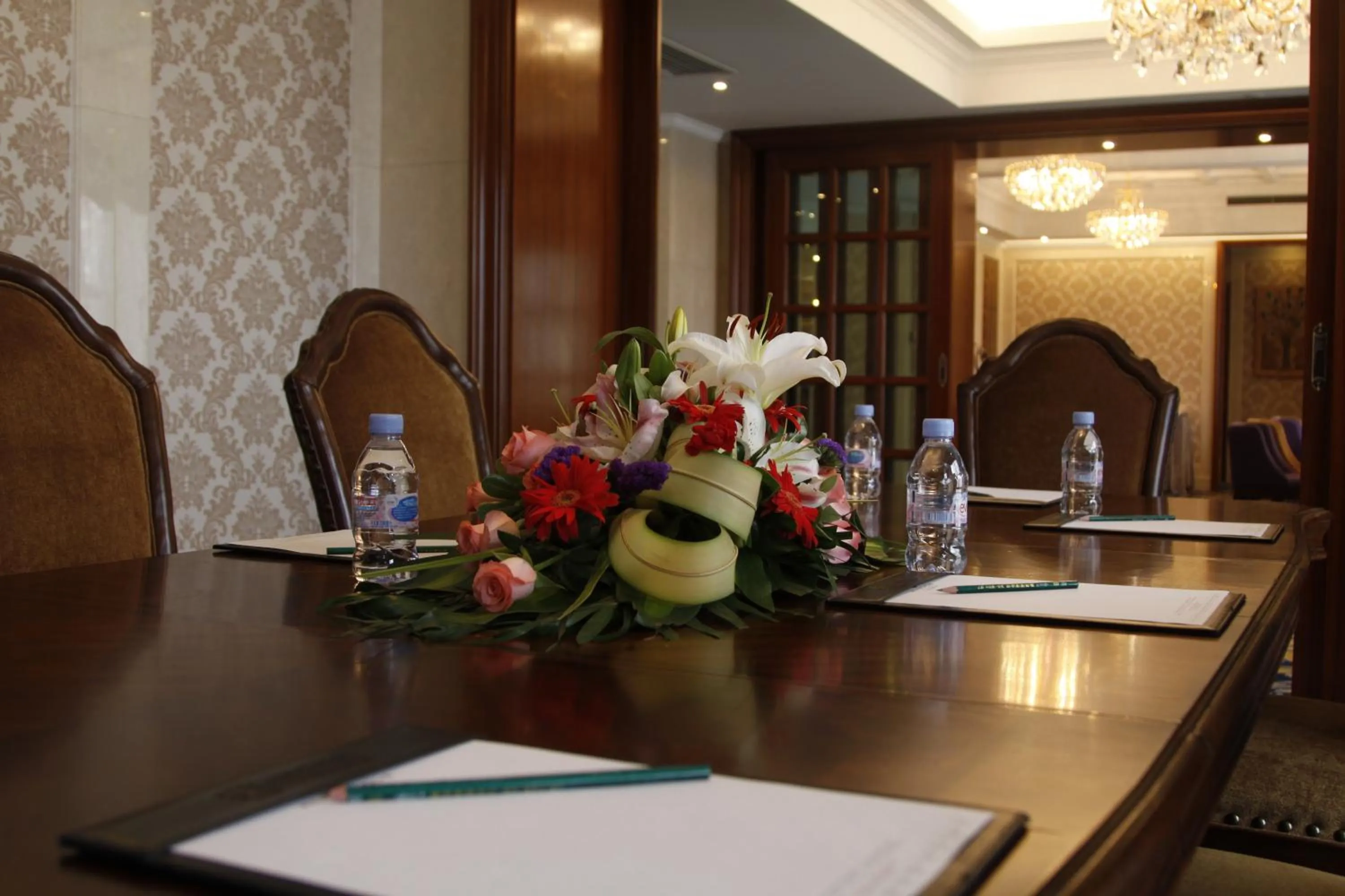 Business facilities in Merry Hotel Shanghai (Former Rendezvous Merry Hotel Shanghai)