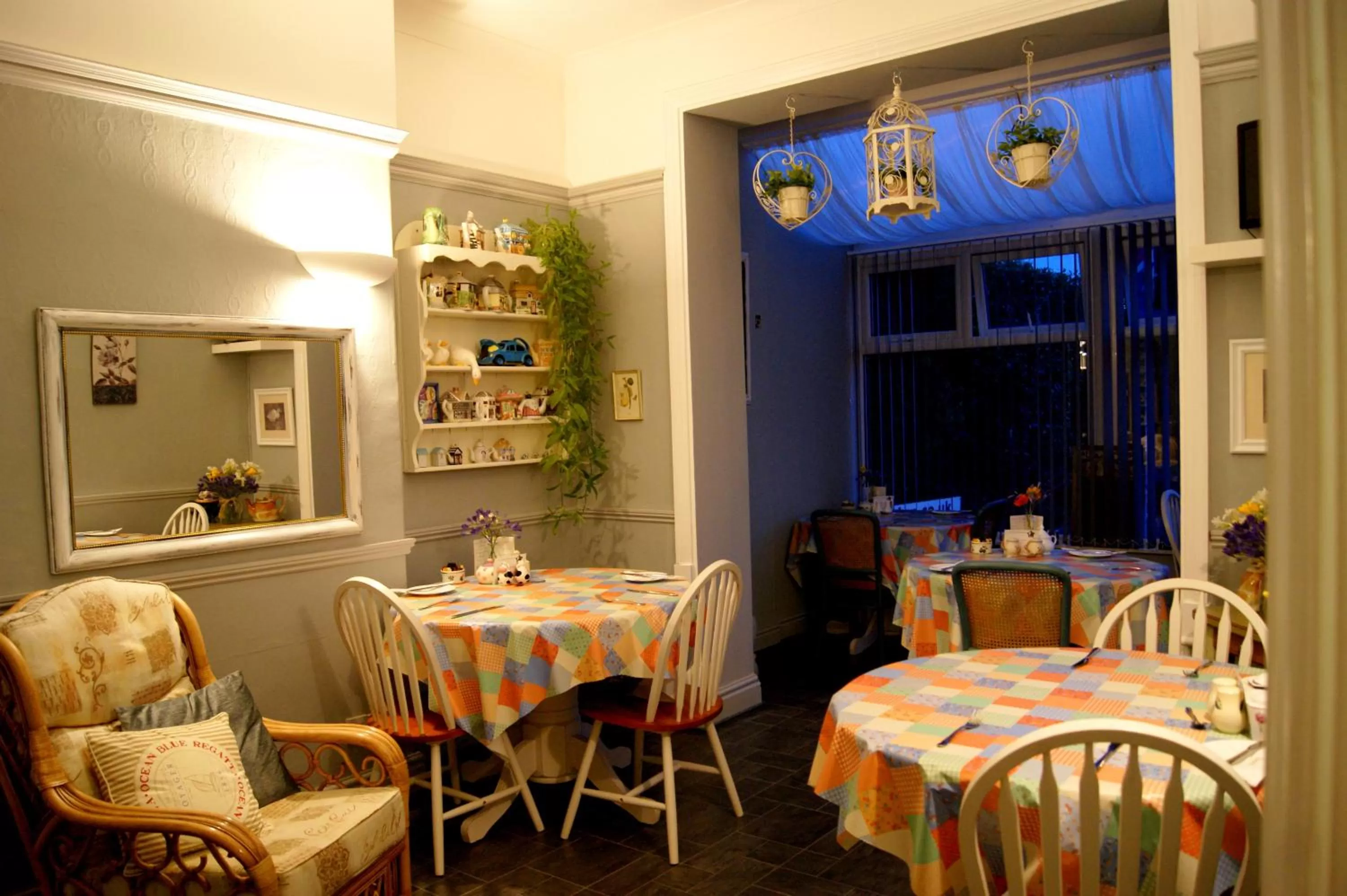 Restaurant/places to eat in Sunset Guest House