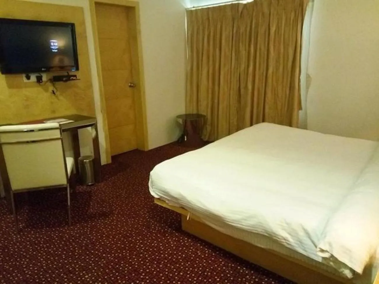 Bedroom, Bed in Top3 Lords Resort Bhavnagar