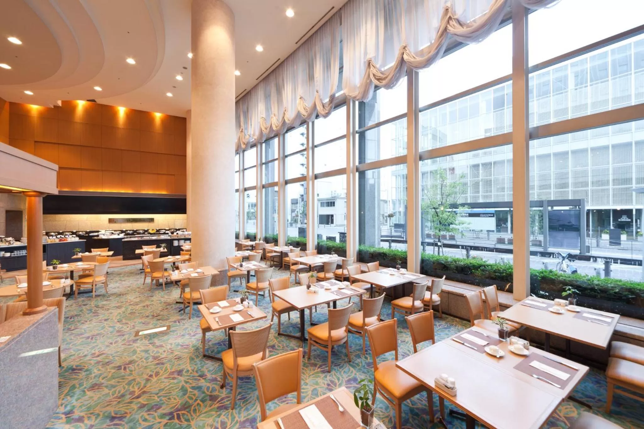 Restaurant/places to eat in ANA Crowne Plaza Toyama by IHG