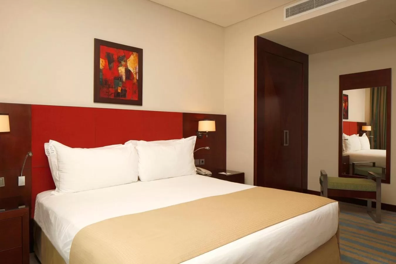 Photo of the whole room, Bed in Holiday Inn Olaya by IHG