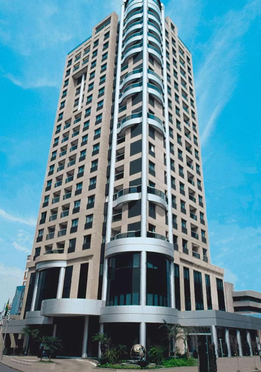 Facade/entrance in Estanplaza International