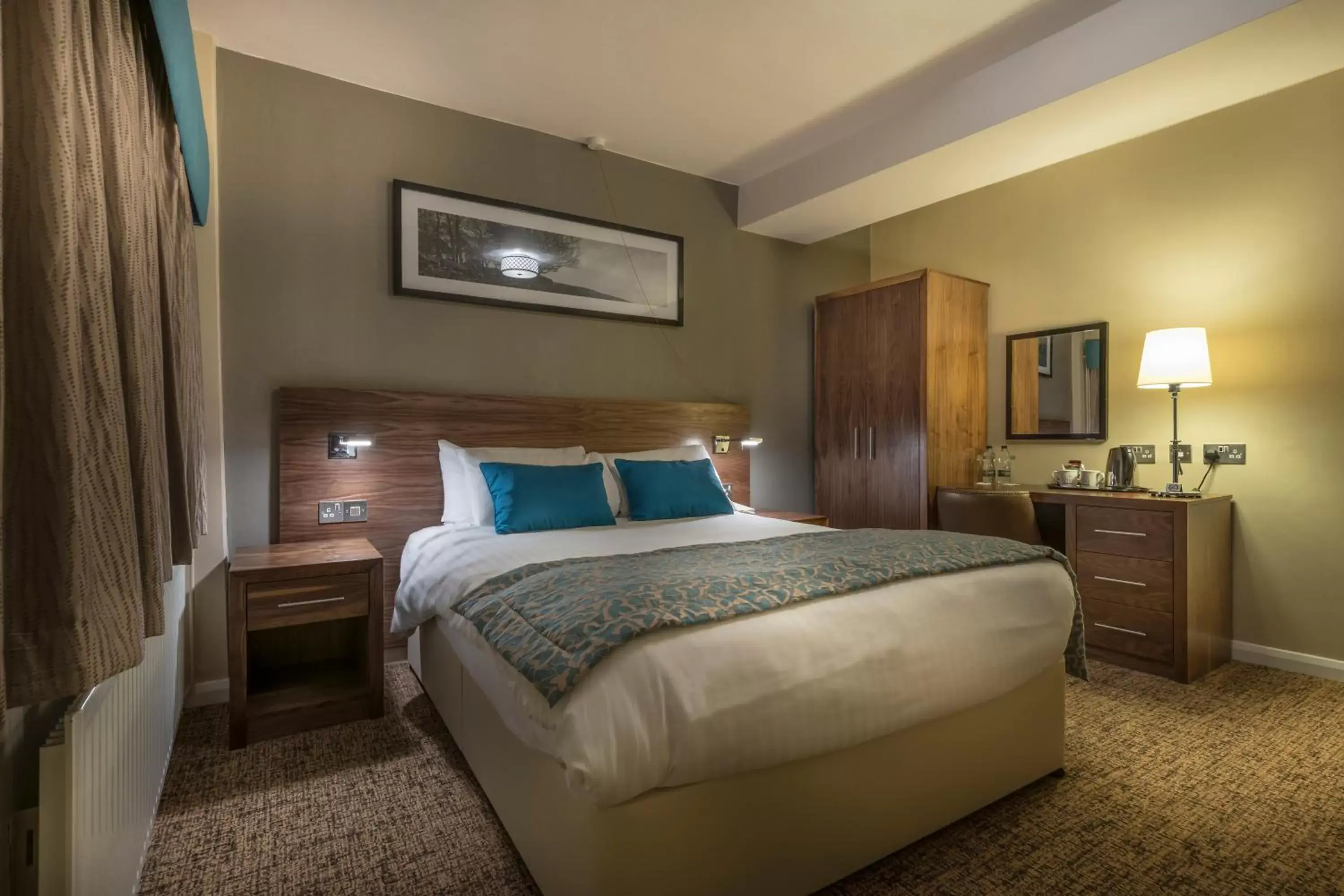 Accessible Double Room in The Three Swans Hotel, Market Harborough, Leicestershire - The Coaching Inn Group Accessible Double Room in The Three Swans Hotel, Market Harborough, Leicestershire - The Coaching Inn Group