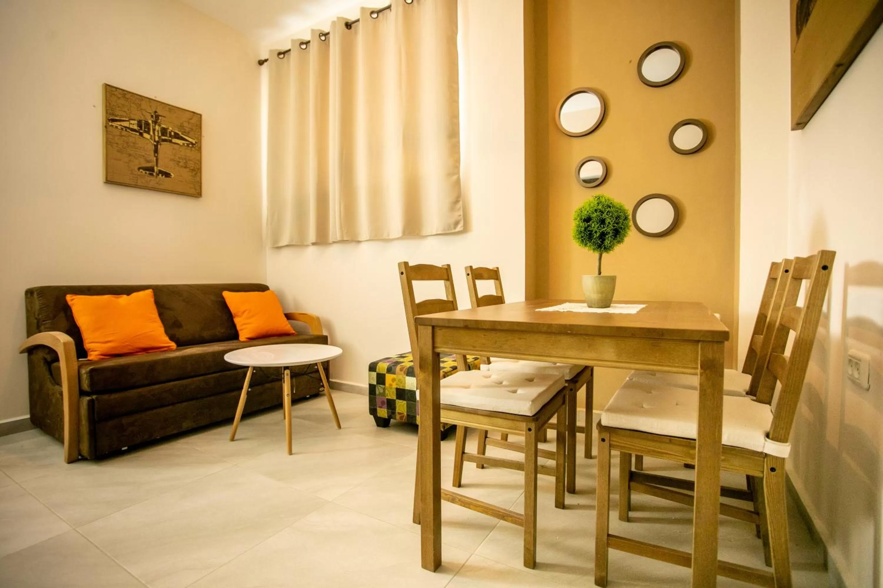 Photo of the whole room, Dining Area in Eshel Mansion - Boutique Suites