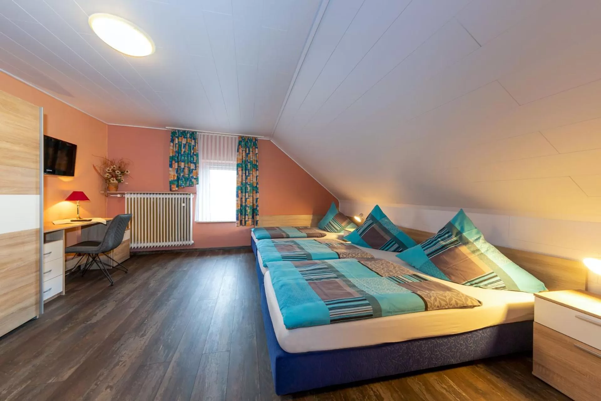 Bed in Gasthof zum Siegburger