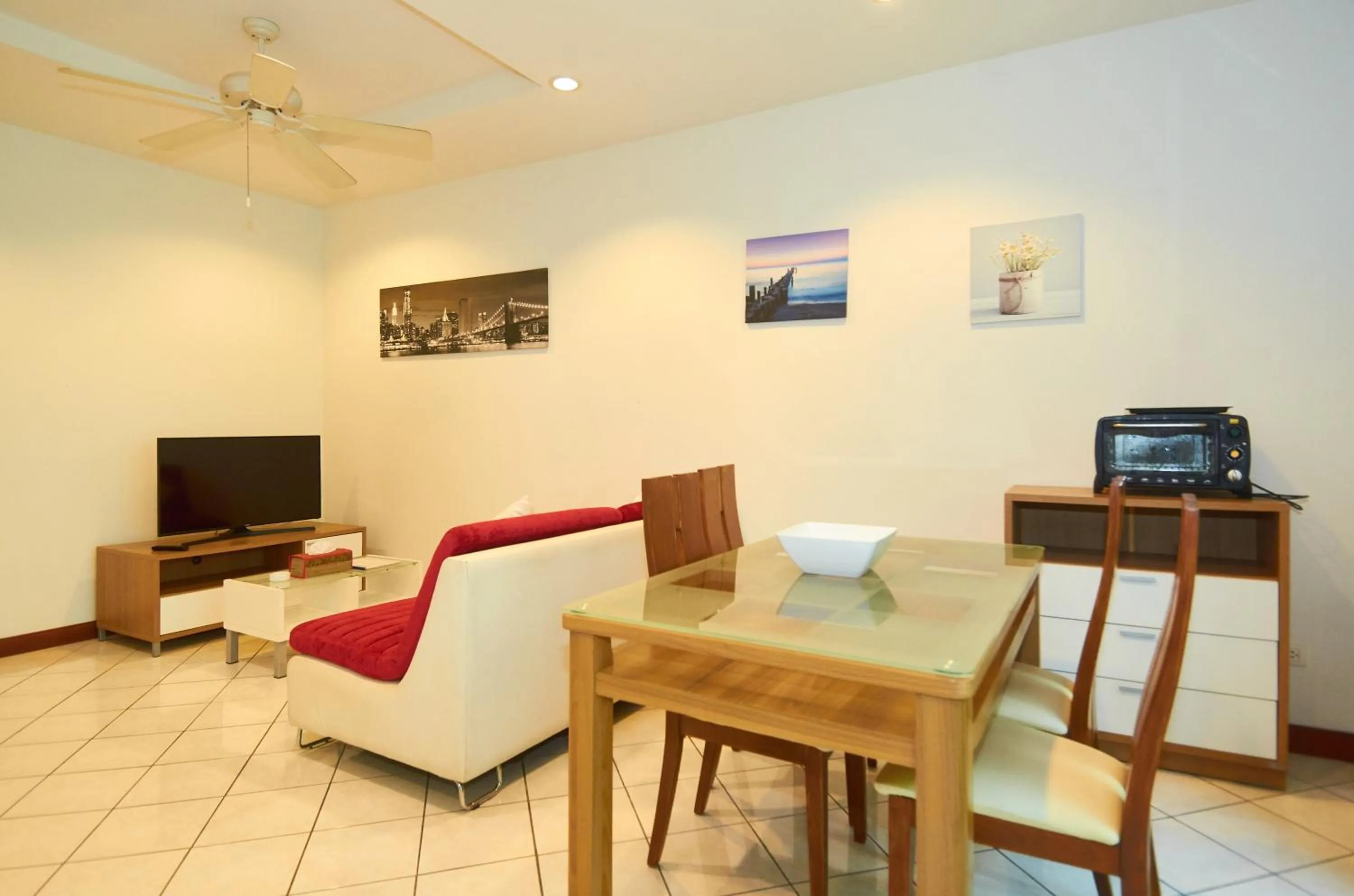 Living room in Phuket Riviera Villas Hotel