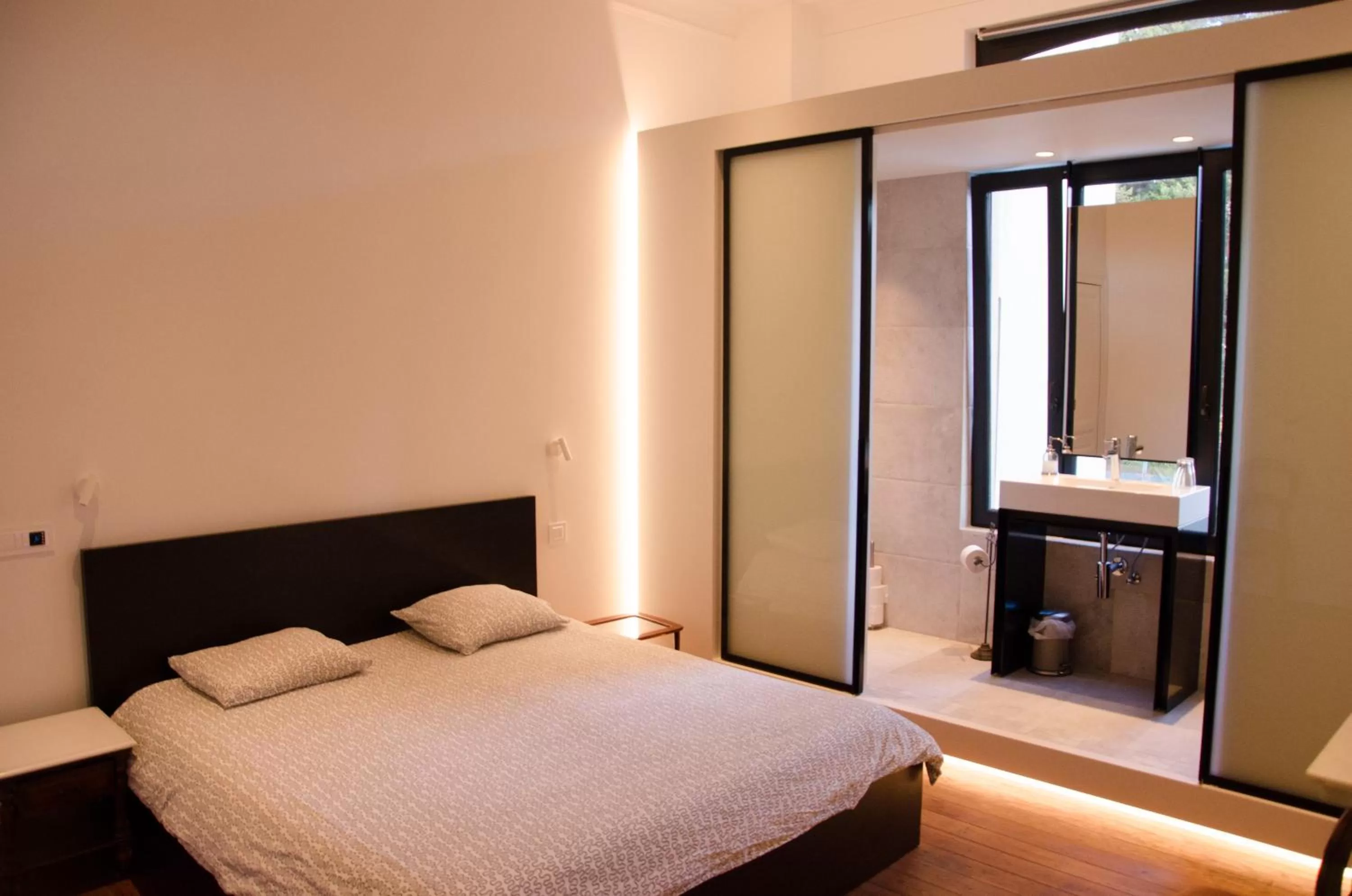 Bed in Albert Molière