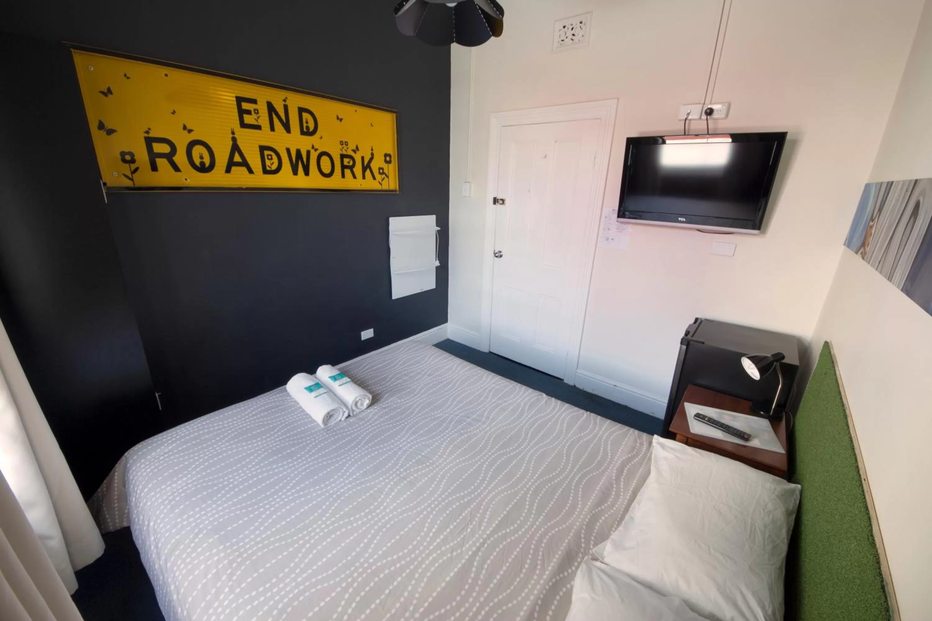 Bedroom, Bed in Six Degrees Boutique Hotel