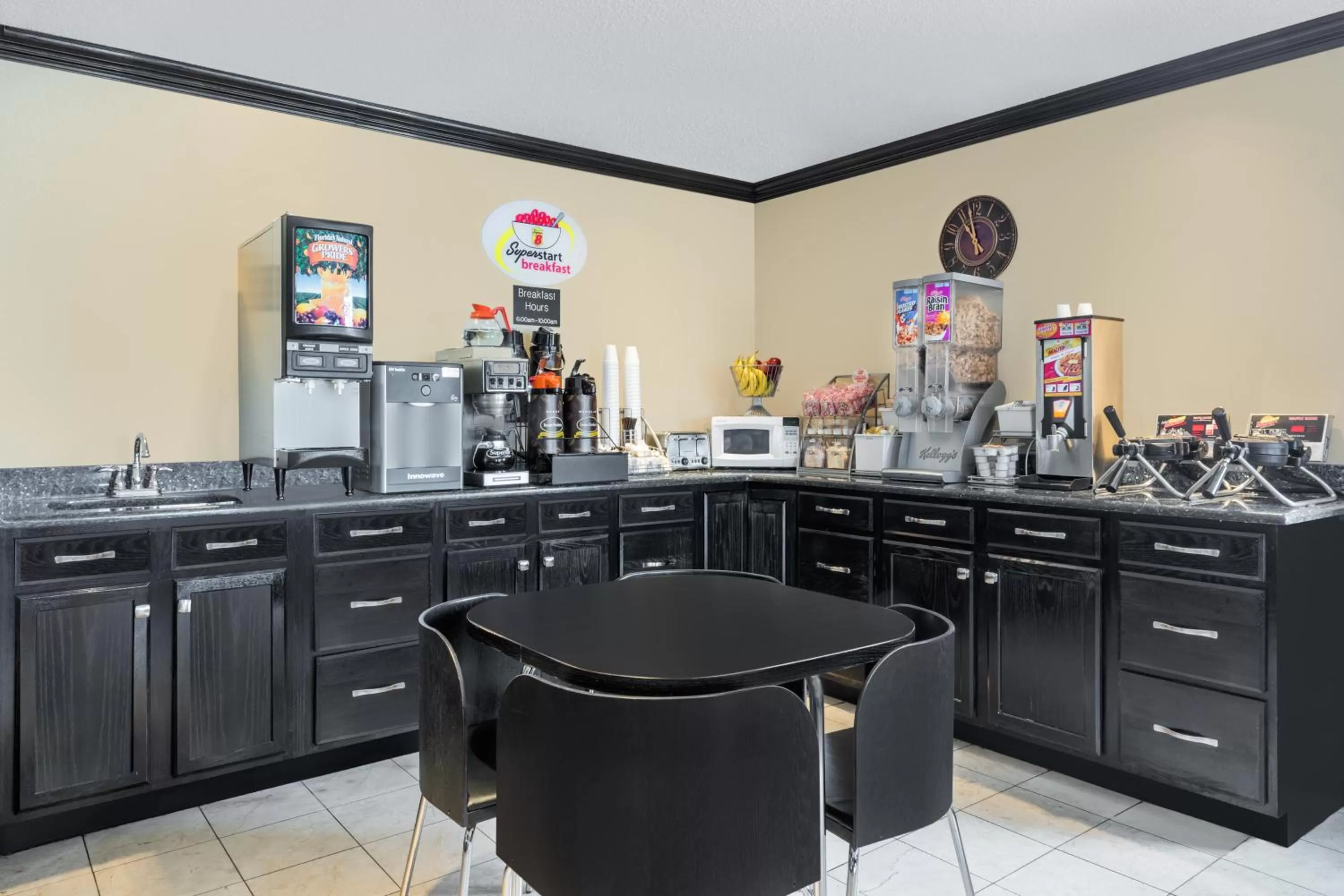 Restaurant/places to eat in Super 8 by Wyndham Hanover