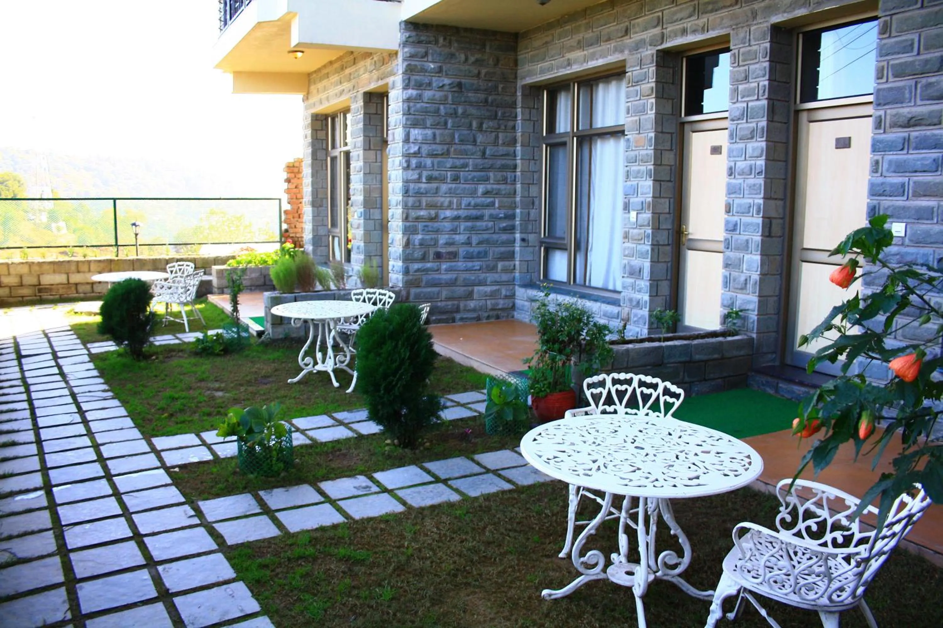 Area and facilities in Kasauli Castle Resort