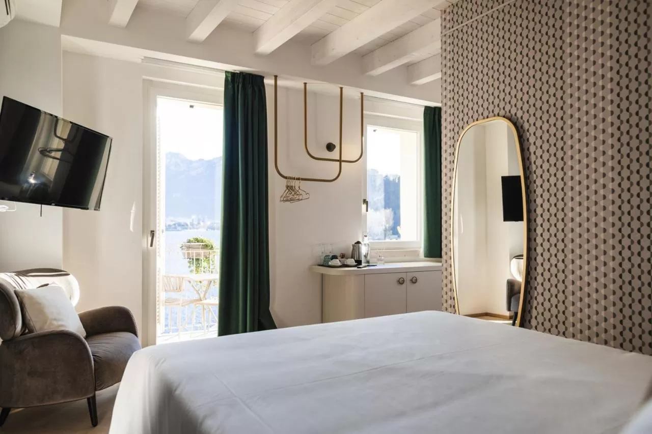 Bed in LUXURY SUITES ROCOPOM - Lake Front