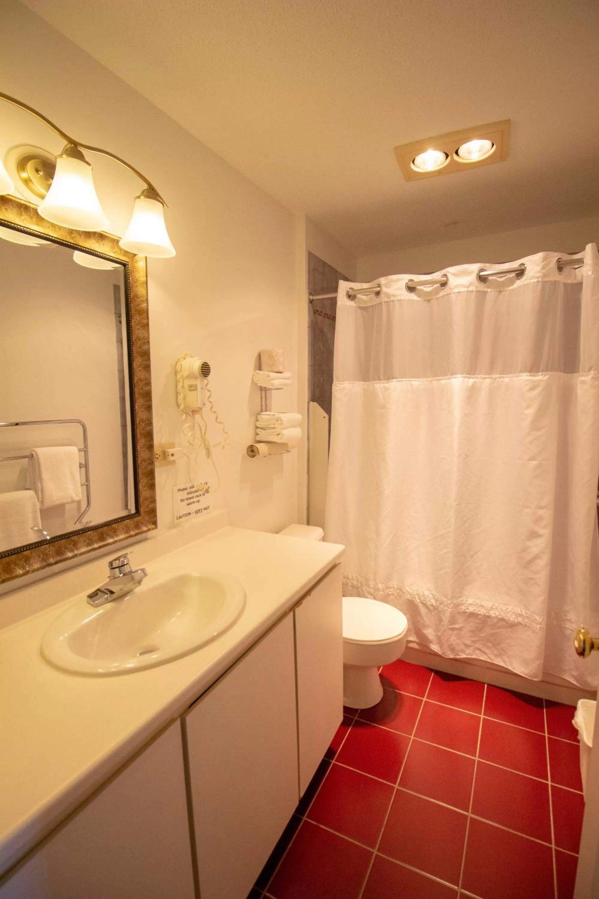 Bathroom in The Lucerne Inn