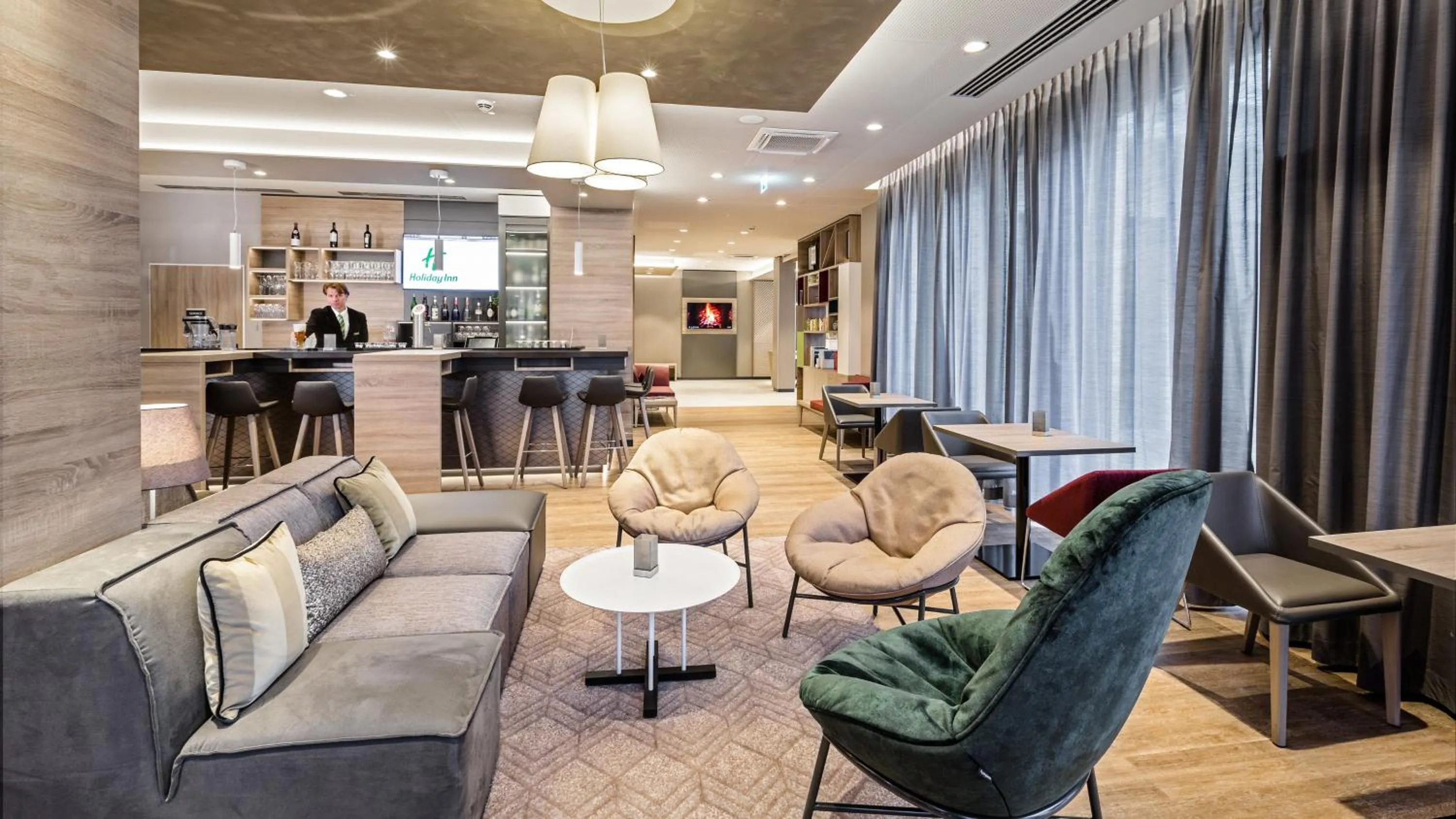 Lounge or bar, Lounge/Bar in Holiday Inn Munich - City East, an IHG Hotel