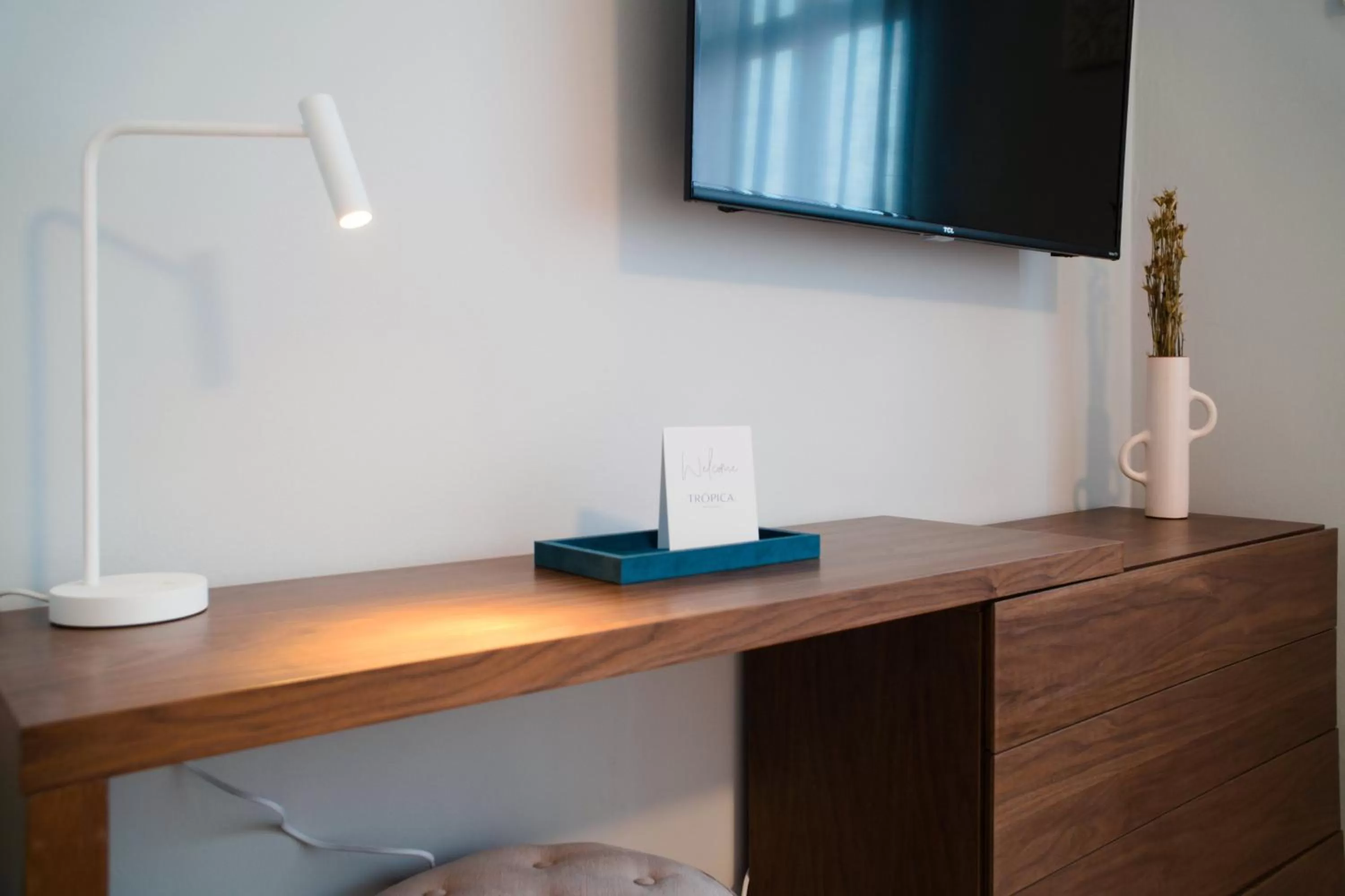 TV and multimedia in Trópica Beach Hotel