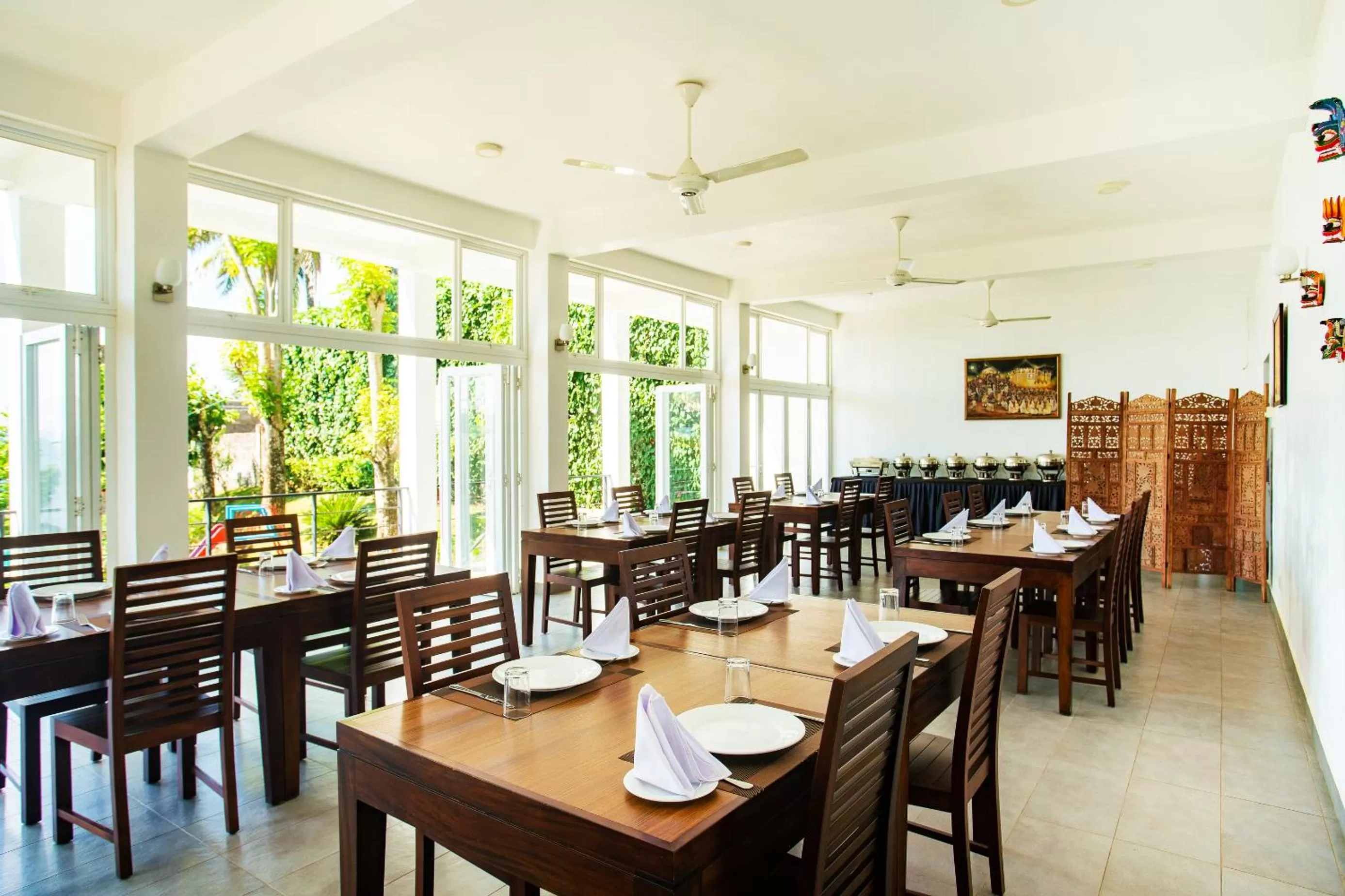 Restaurant/places to eat in The Kandyan Villa
