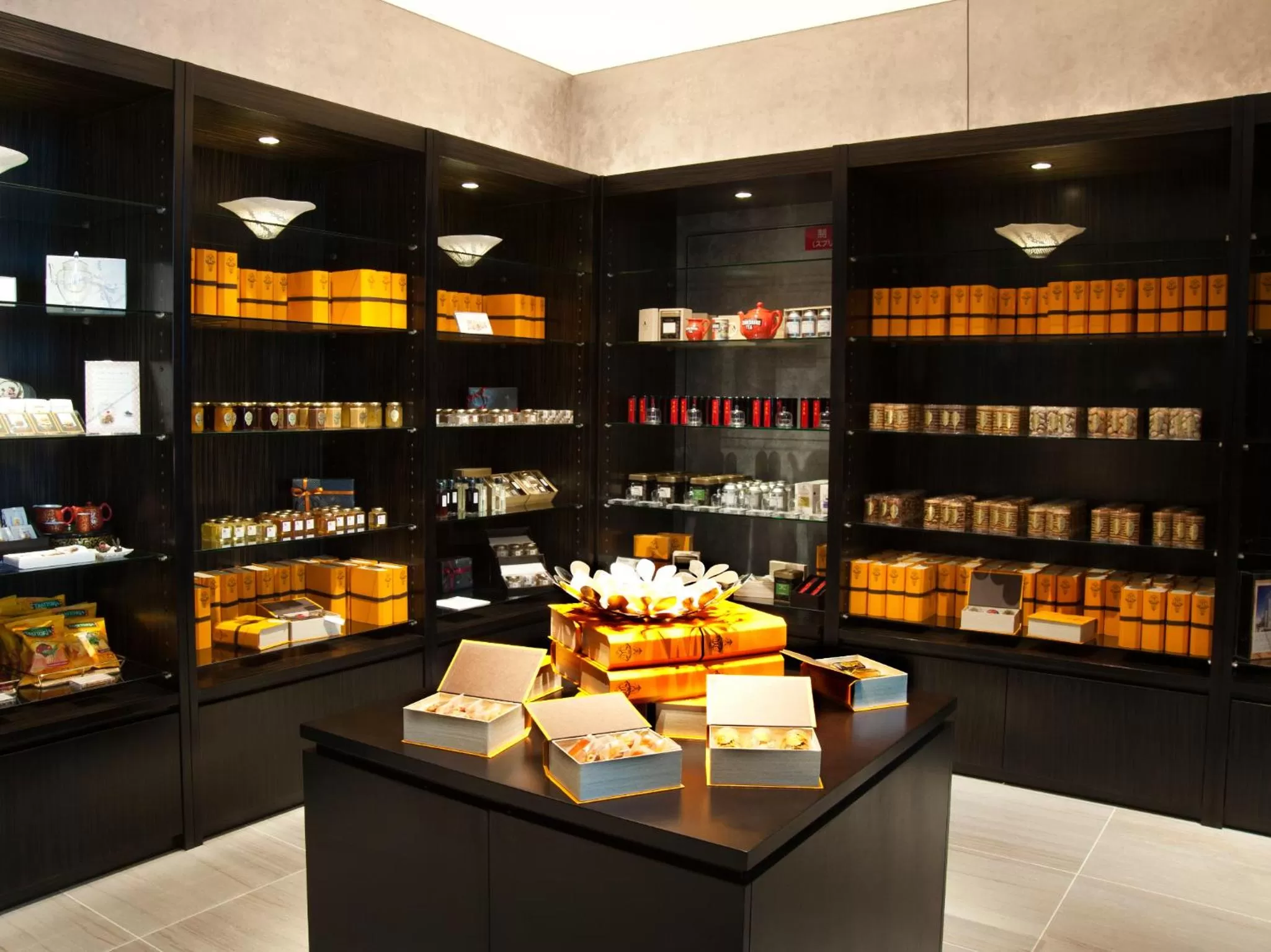 Decorative detail in Osaka Marriott Miyako Hotel