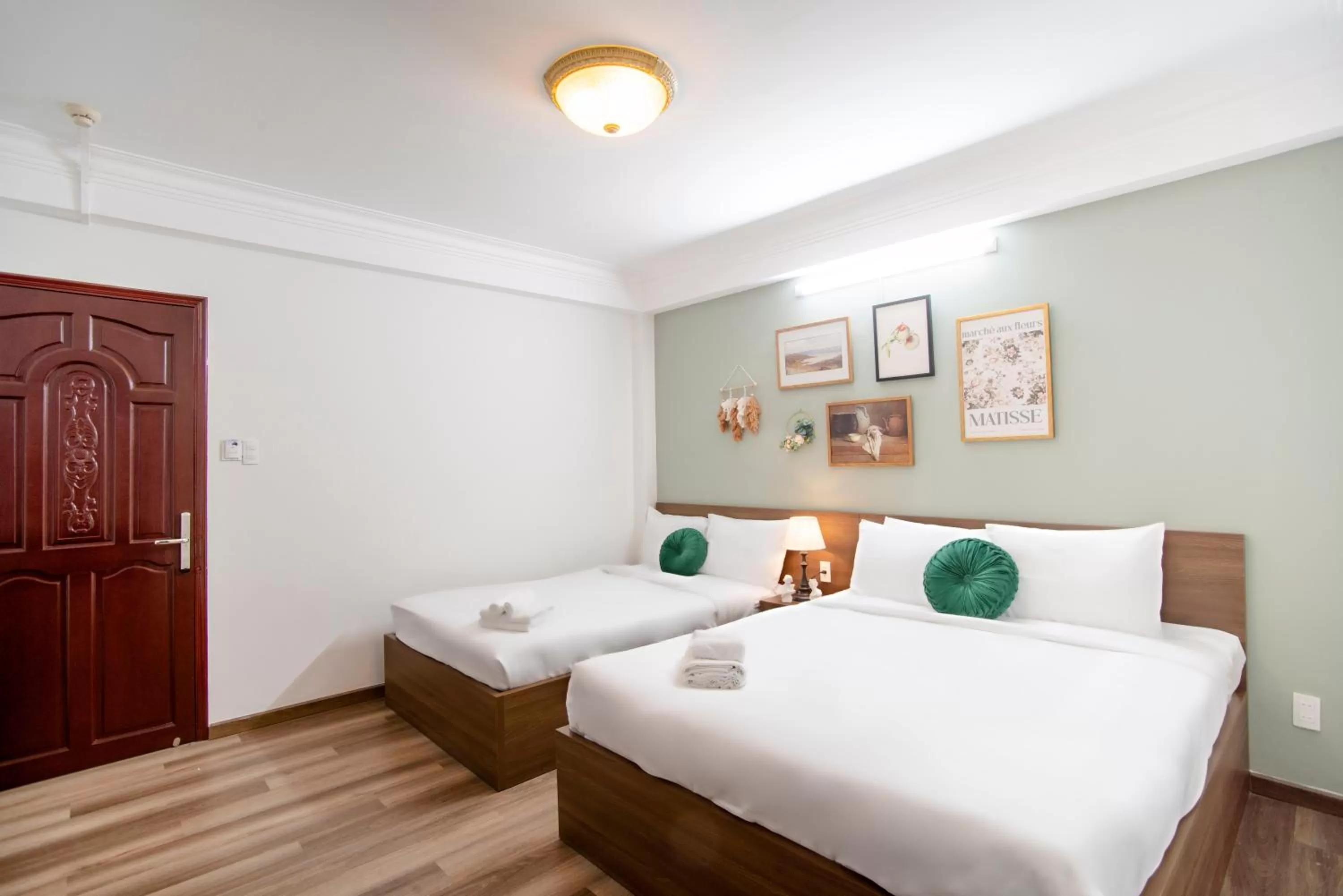 Bed in SAZI BEN THANH Hotel HCM