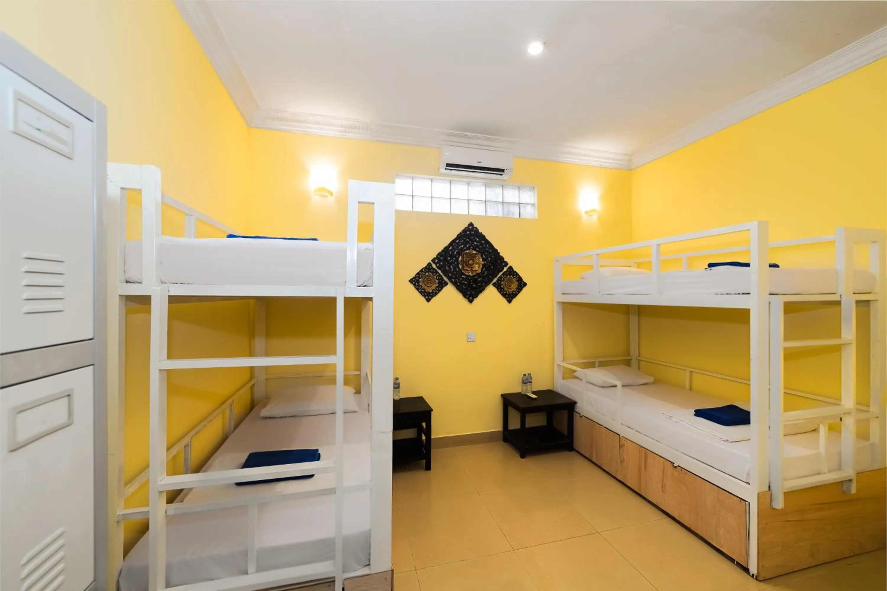 Bed in 4-Bed Mixed Dormitory Room in Siem Reap Comforts Hostel