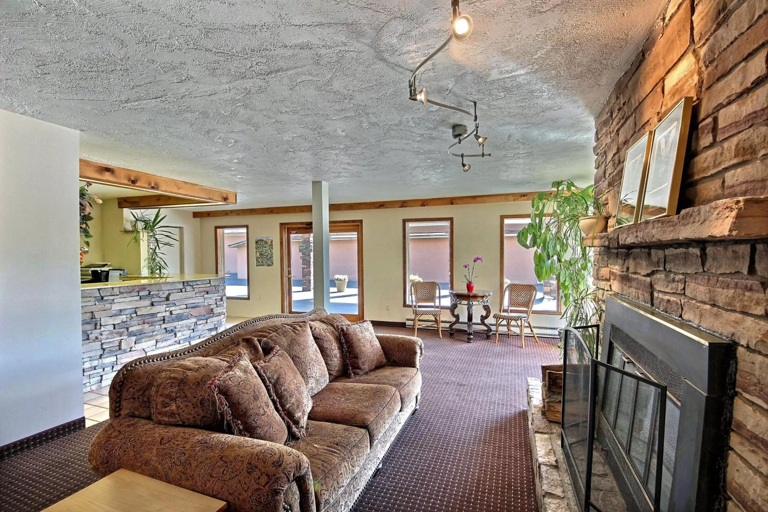 Lobby or reception in Rodeway Inn Gunnison - Crested Butte