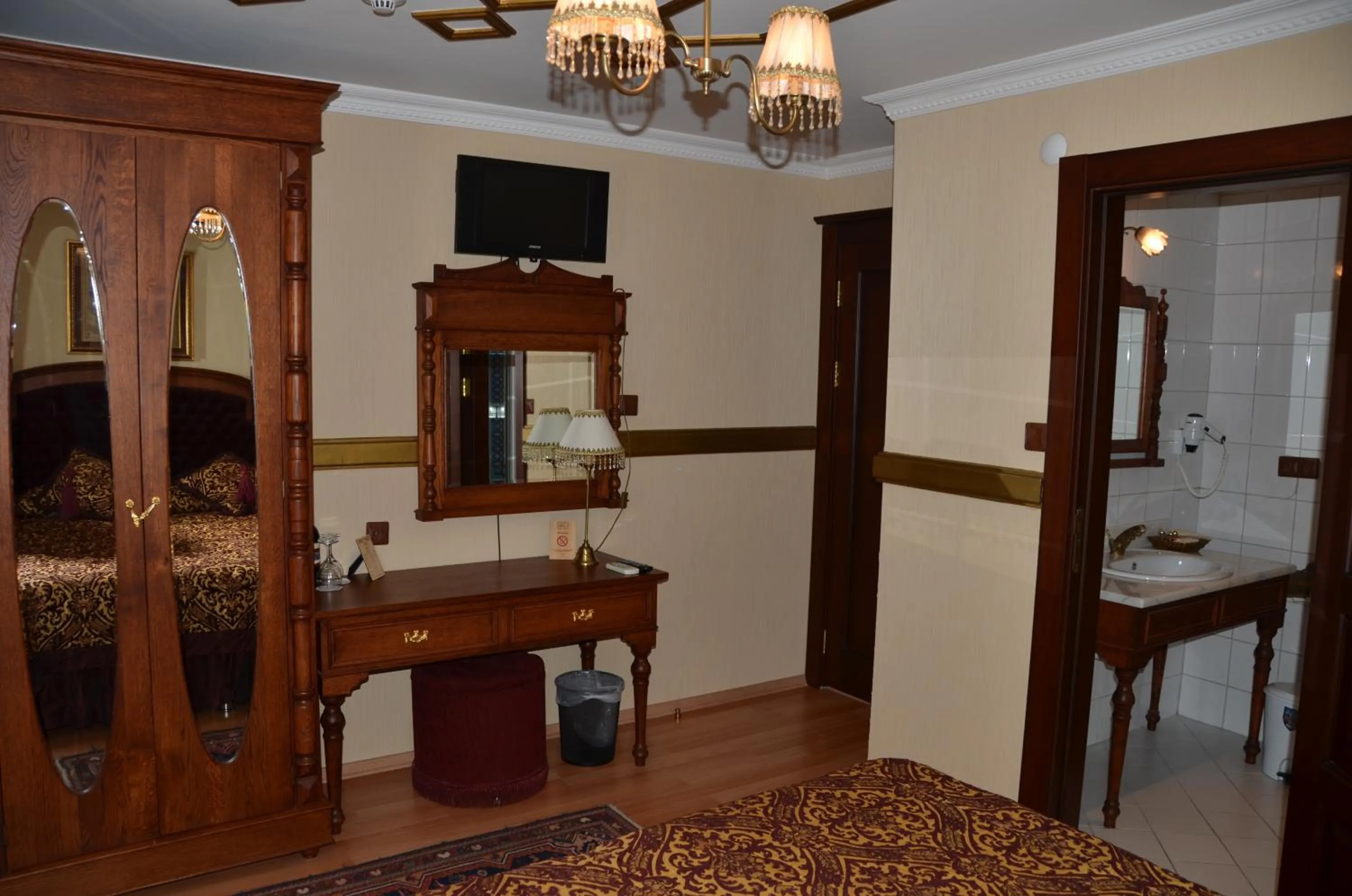 Photo of the whole room in Aruna Boutique Hotel